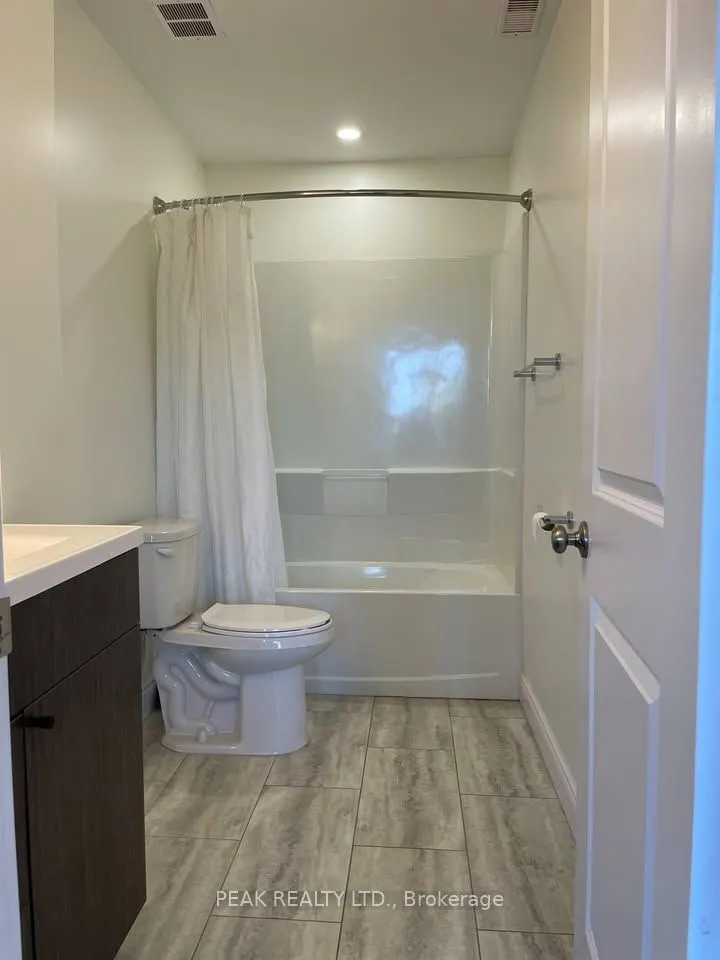 80 Alice Street, #207
