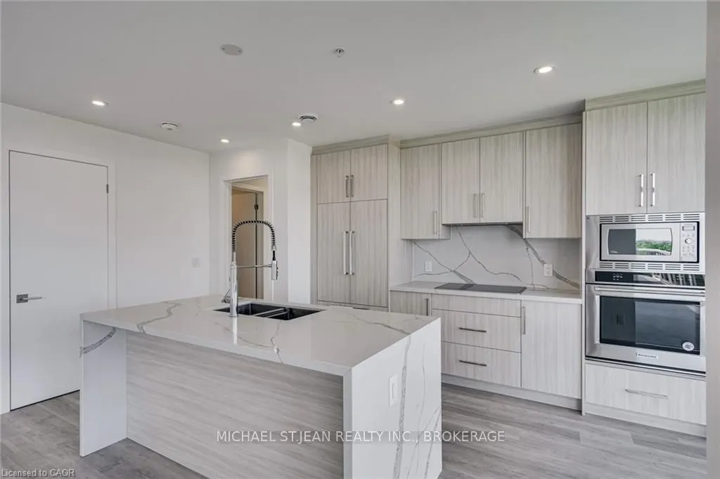 479 Charlton Avenue E, #603