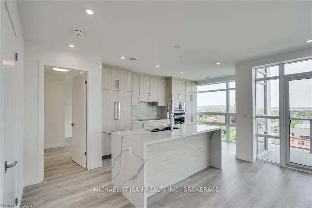 479 Charlton Avenue E, #603