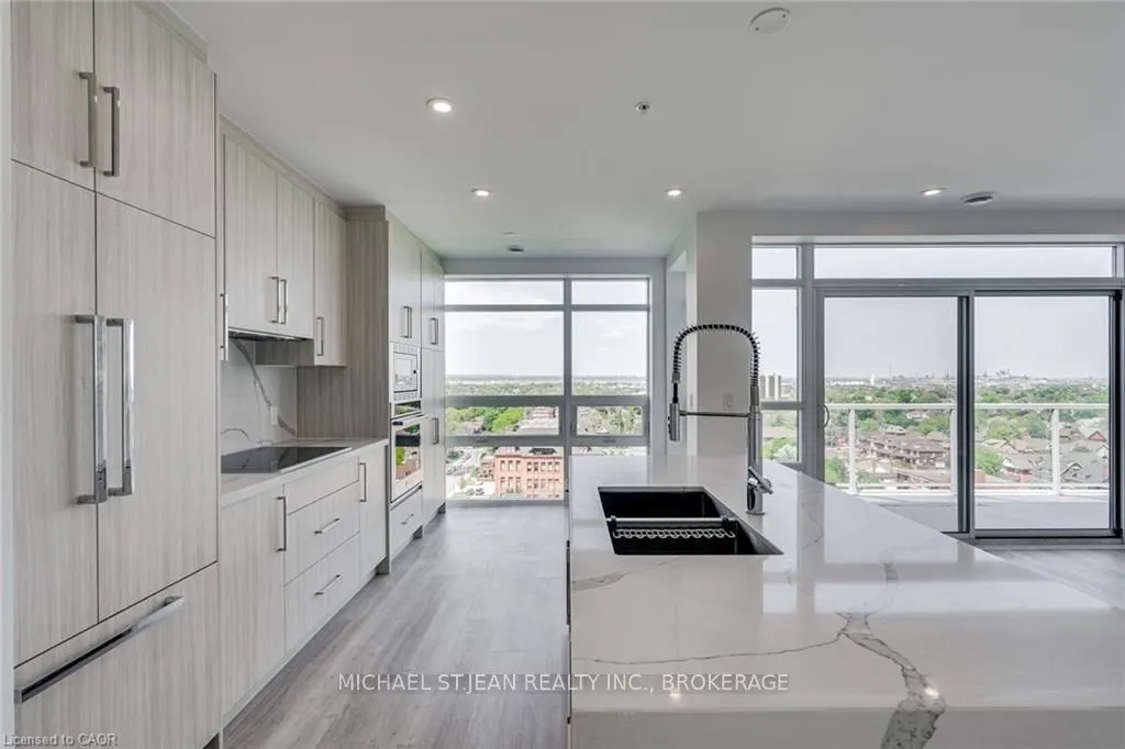 479 Charlton Avenue E, #603