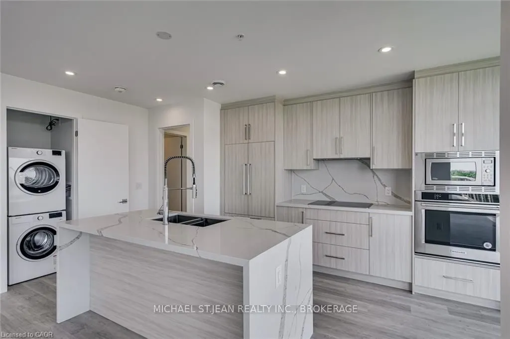 479 Charlton Avenue E, #603