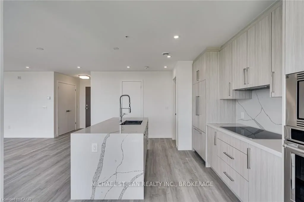 479 Charlton Avenue E, #603