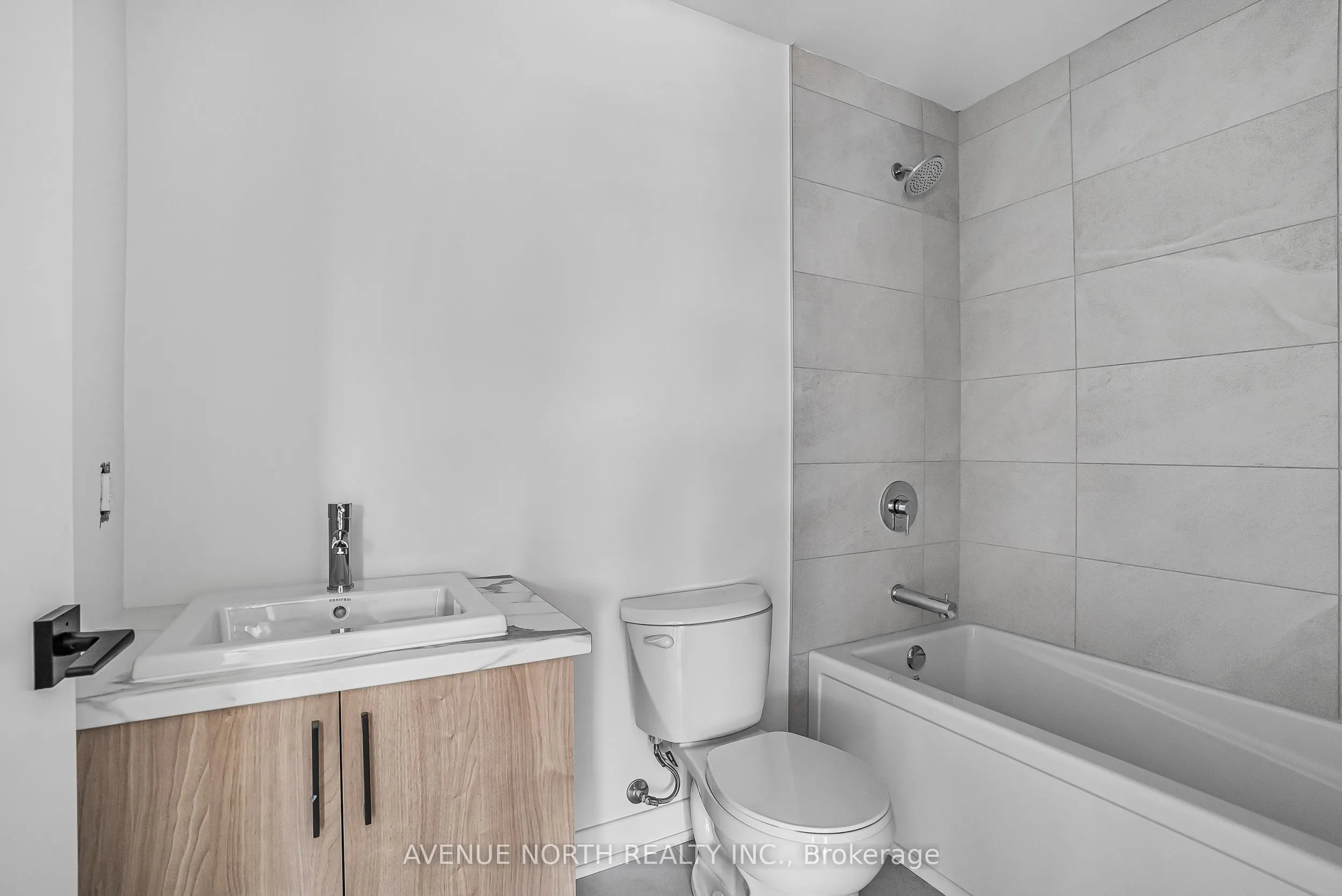 391 Dieppe Street, #03