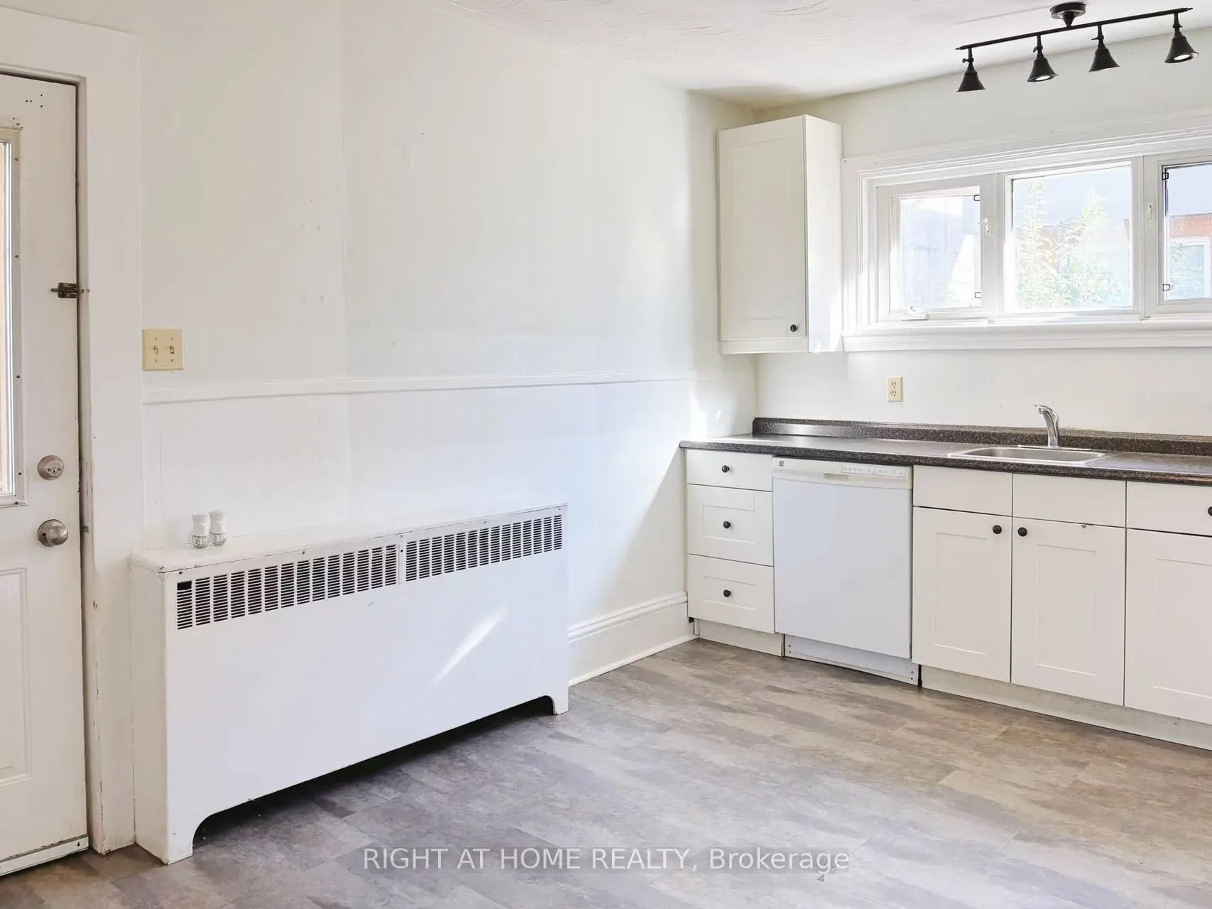 367 Dominion Avenue, #1