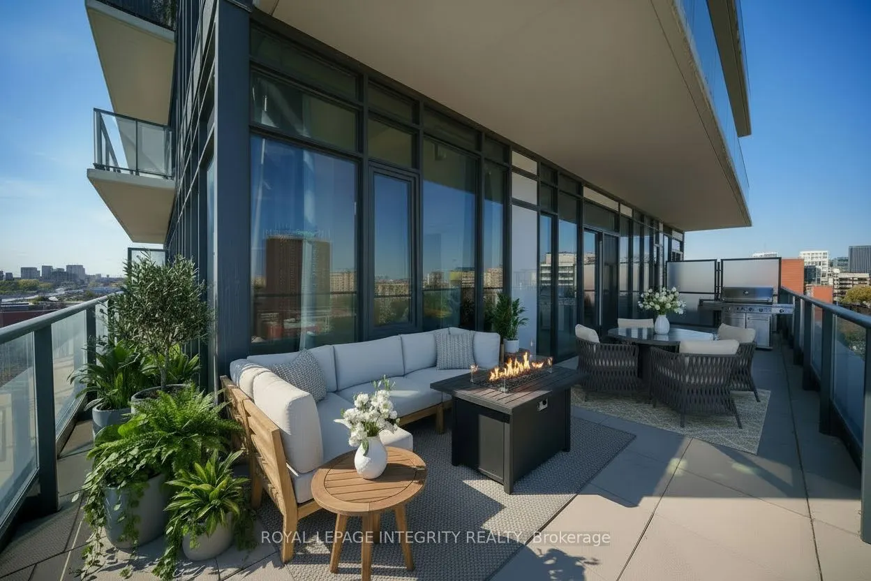 203 Catherine Street, #802