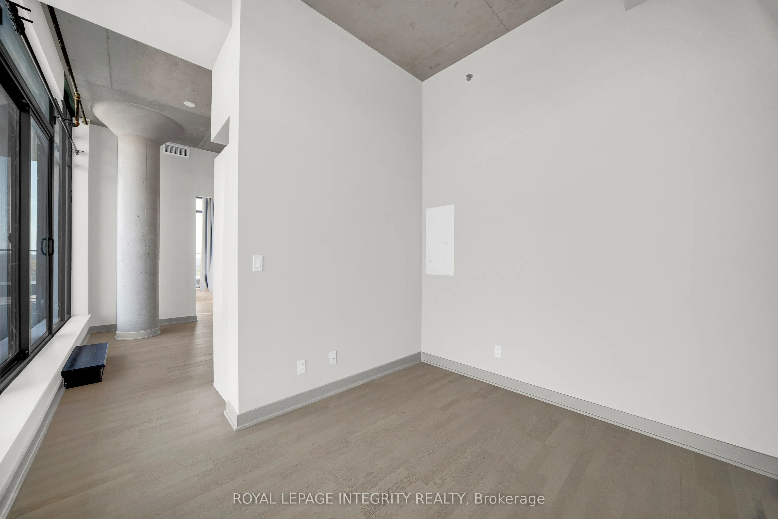 203 Catherine Street, #802