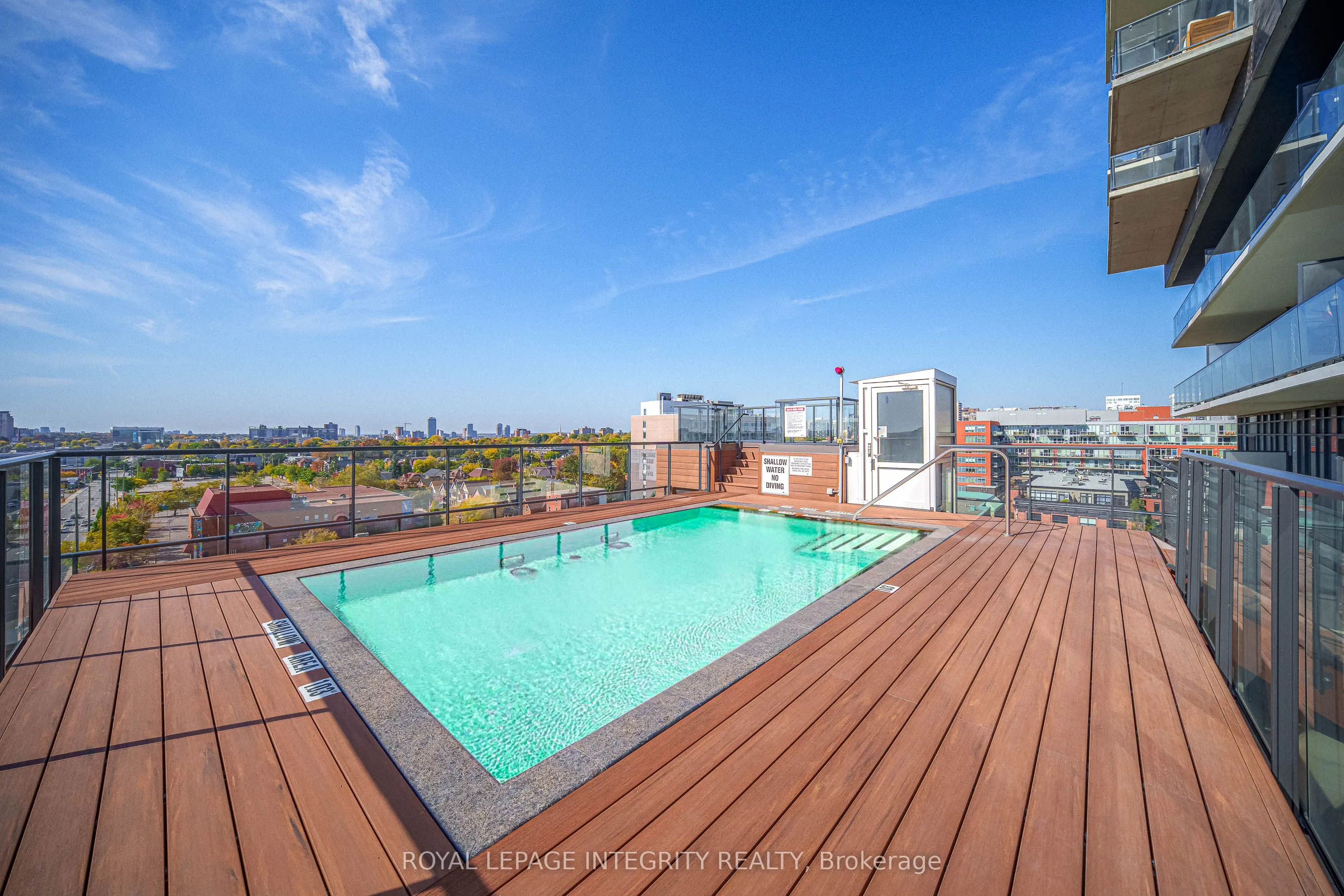 203 Catherine Street, #802