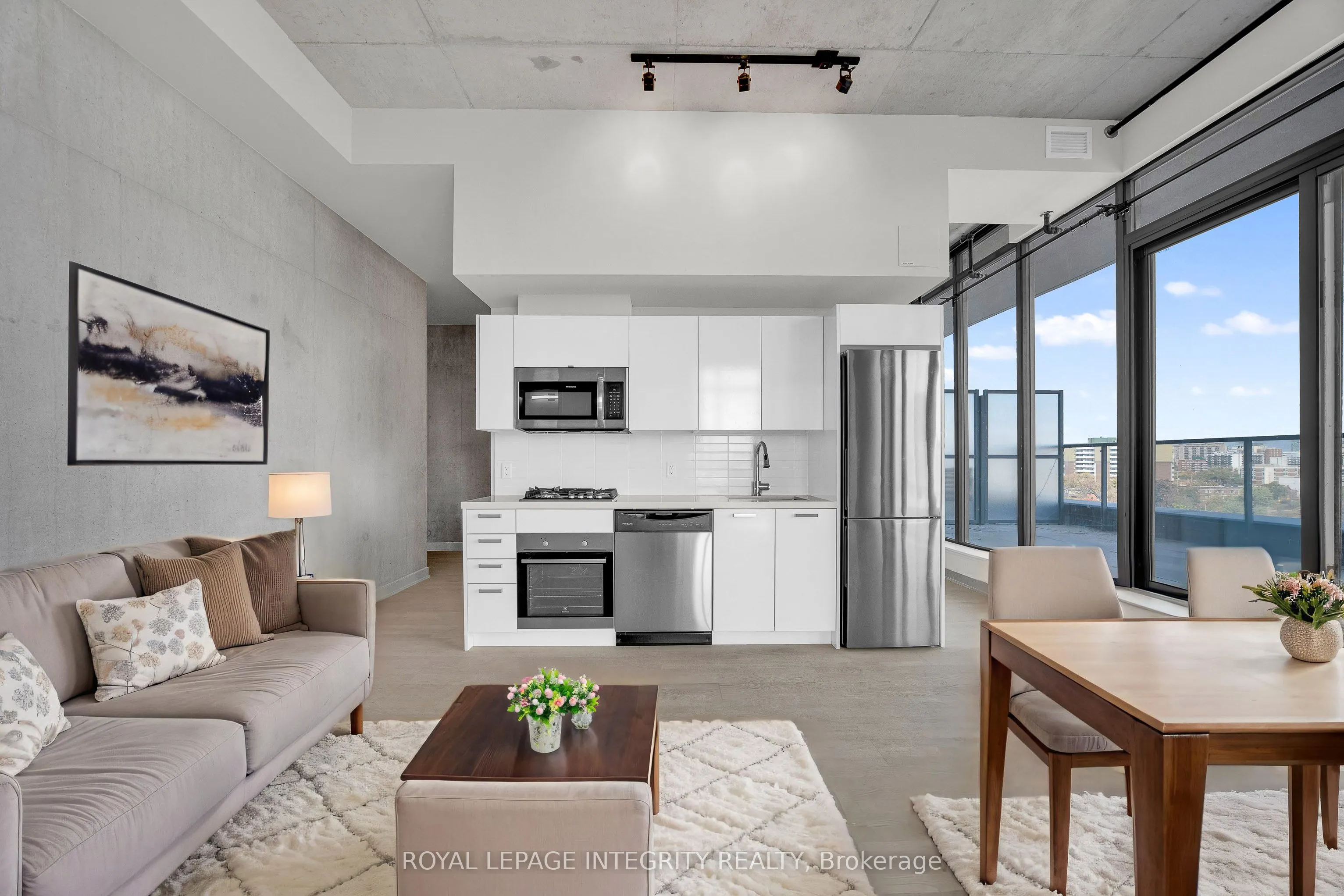 203 Catherine Street, #802