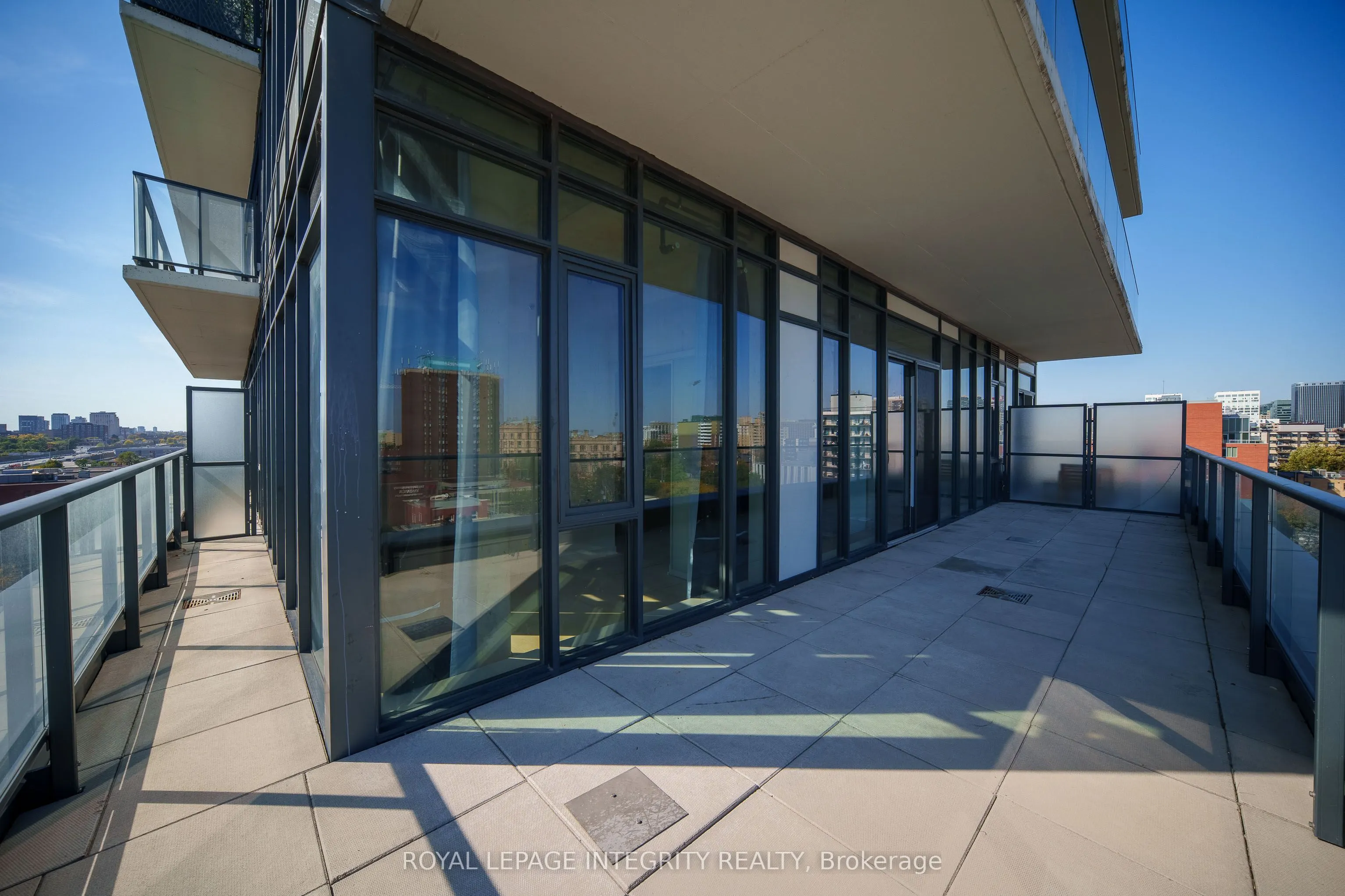 203 Catherine Street, #802