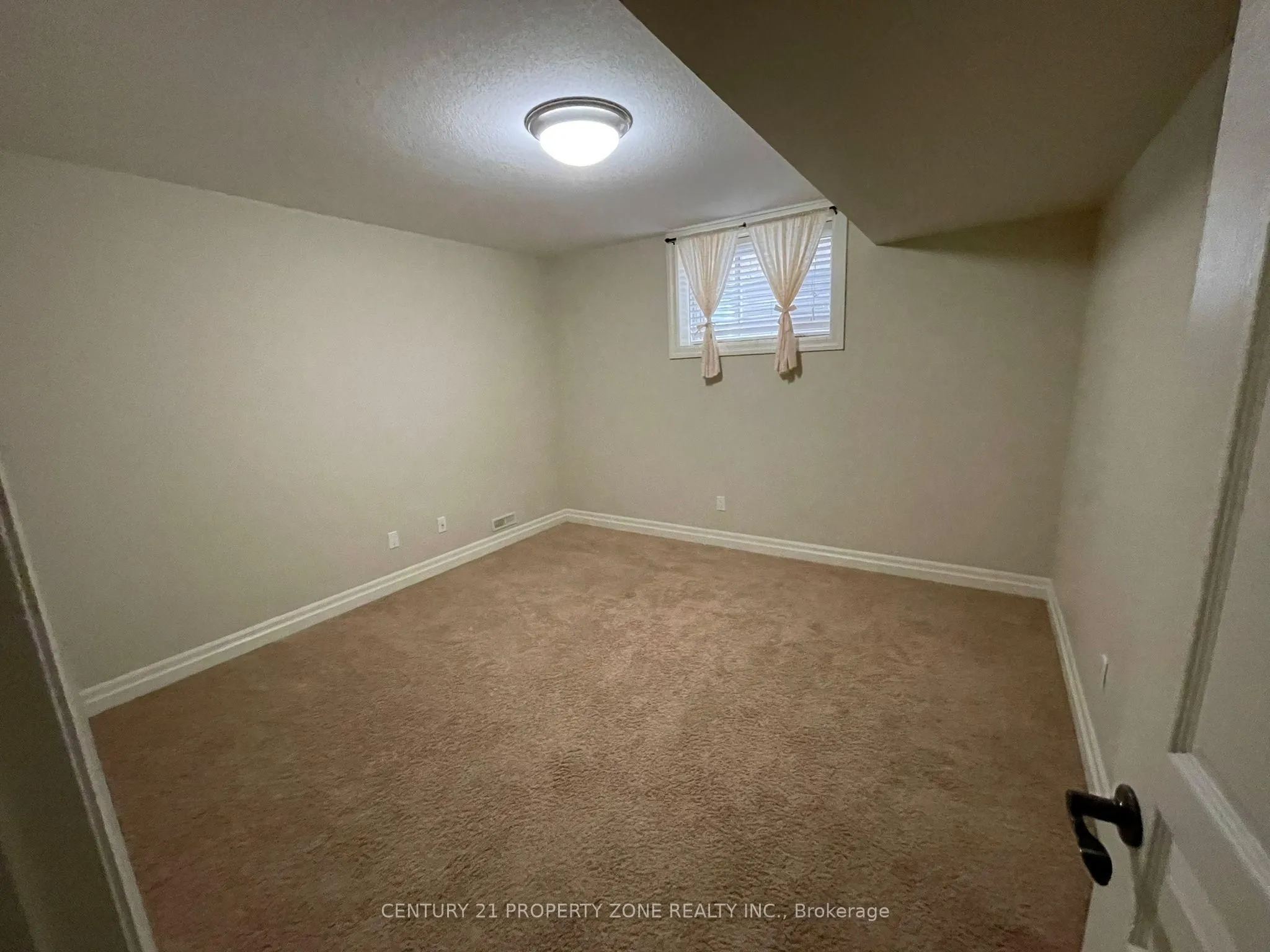 1025 Gleneagle Trail