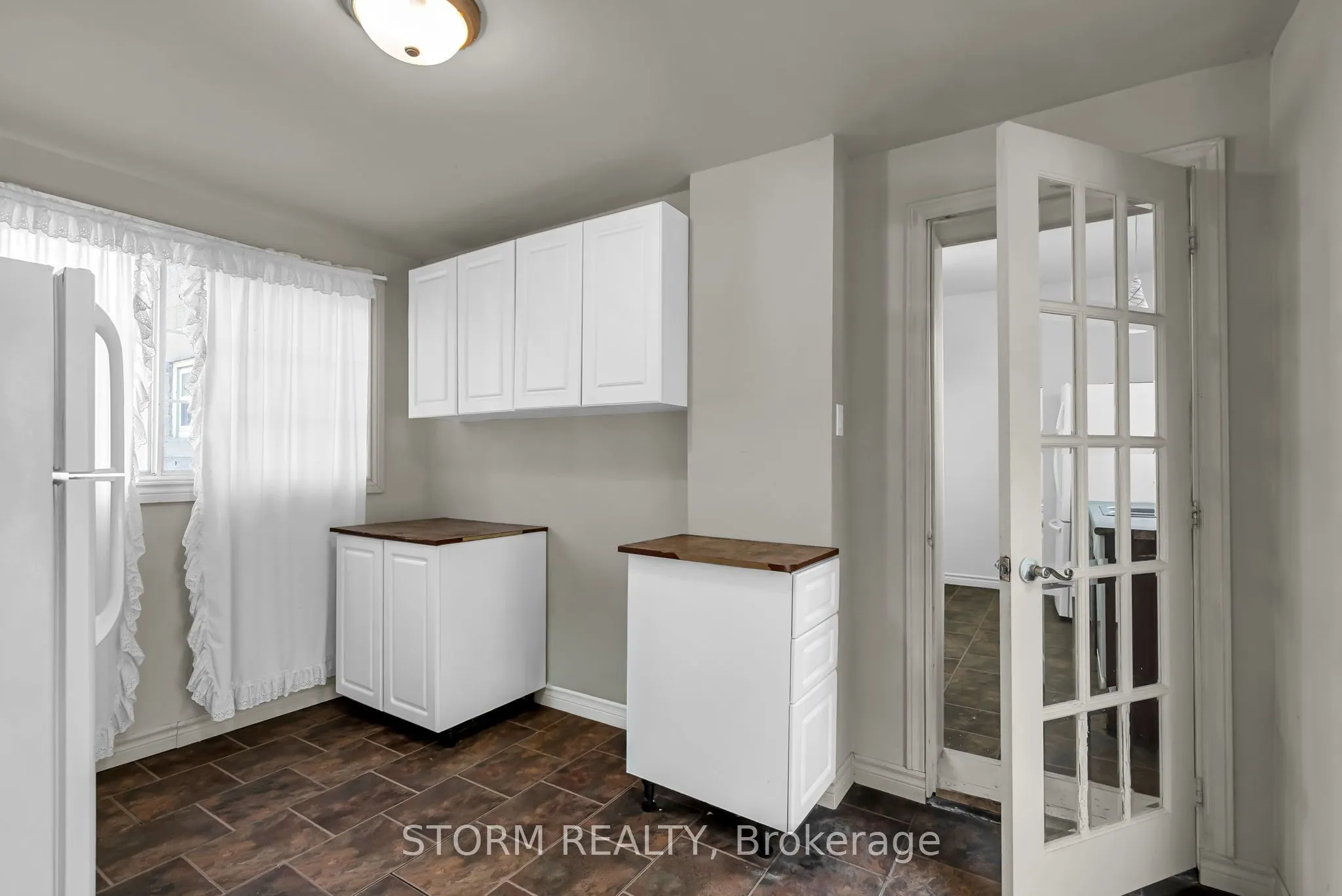 239 1st Street E