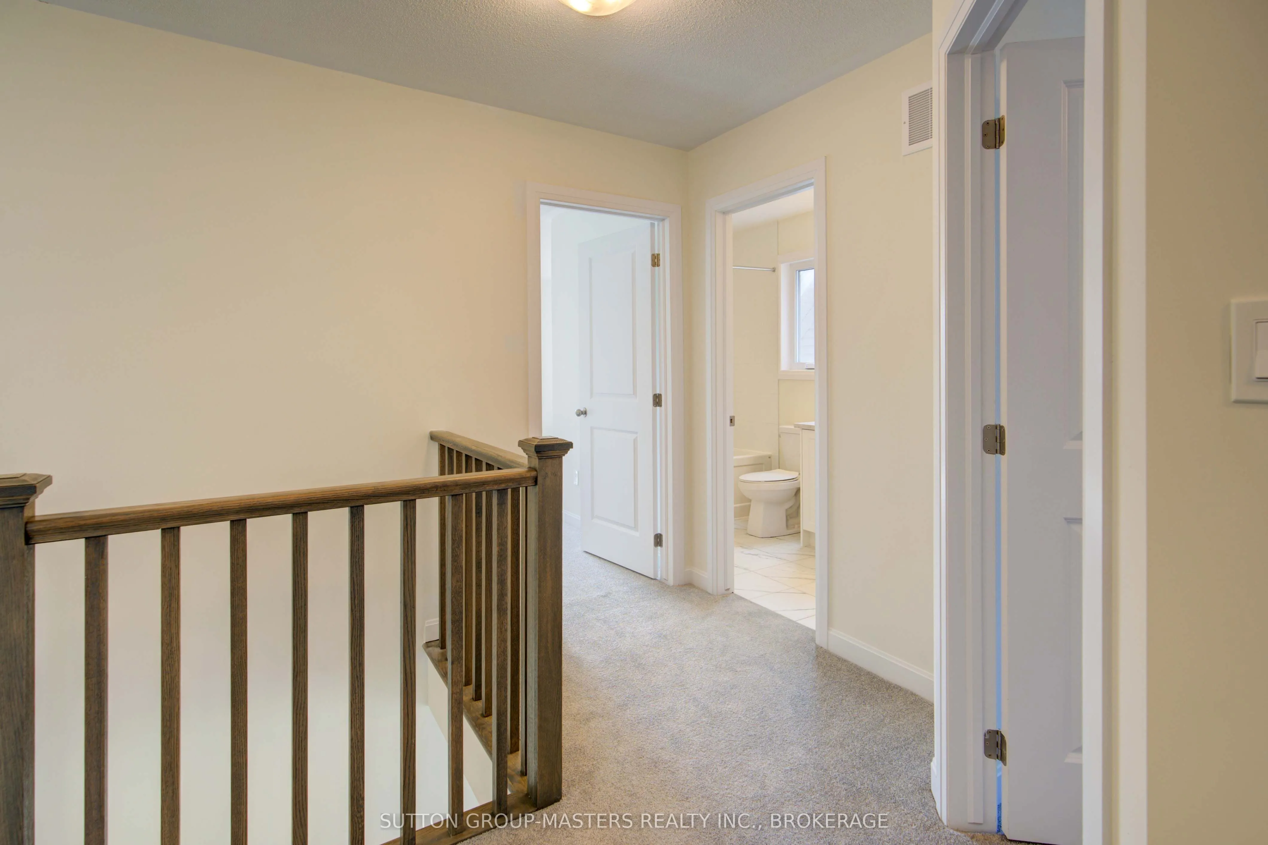 102 Oakmont Drive