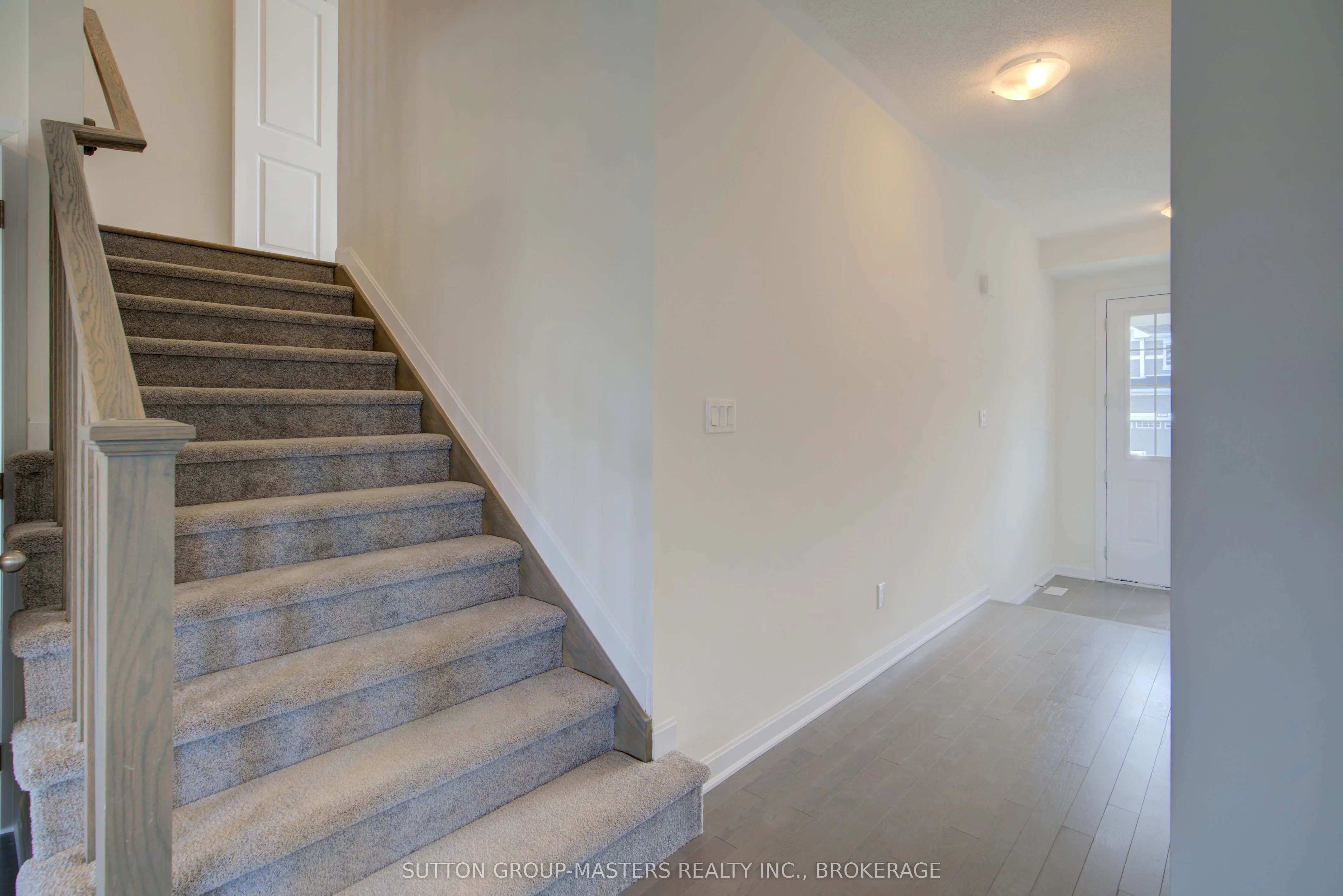 102 Oakmont Drive