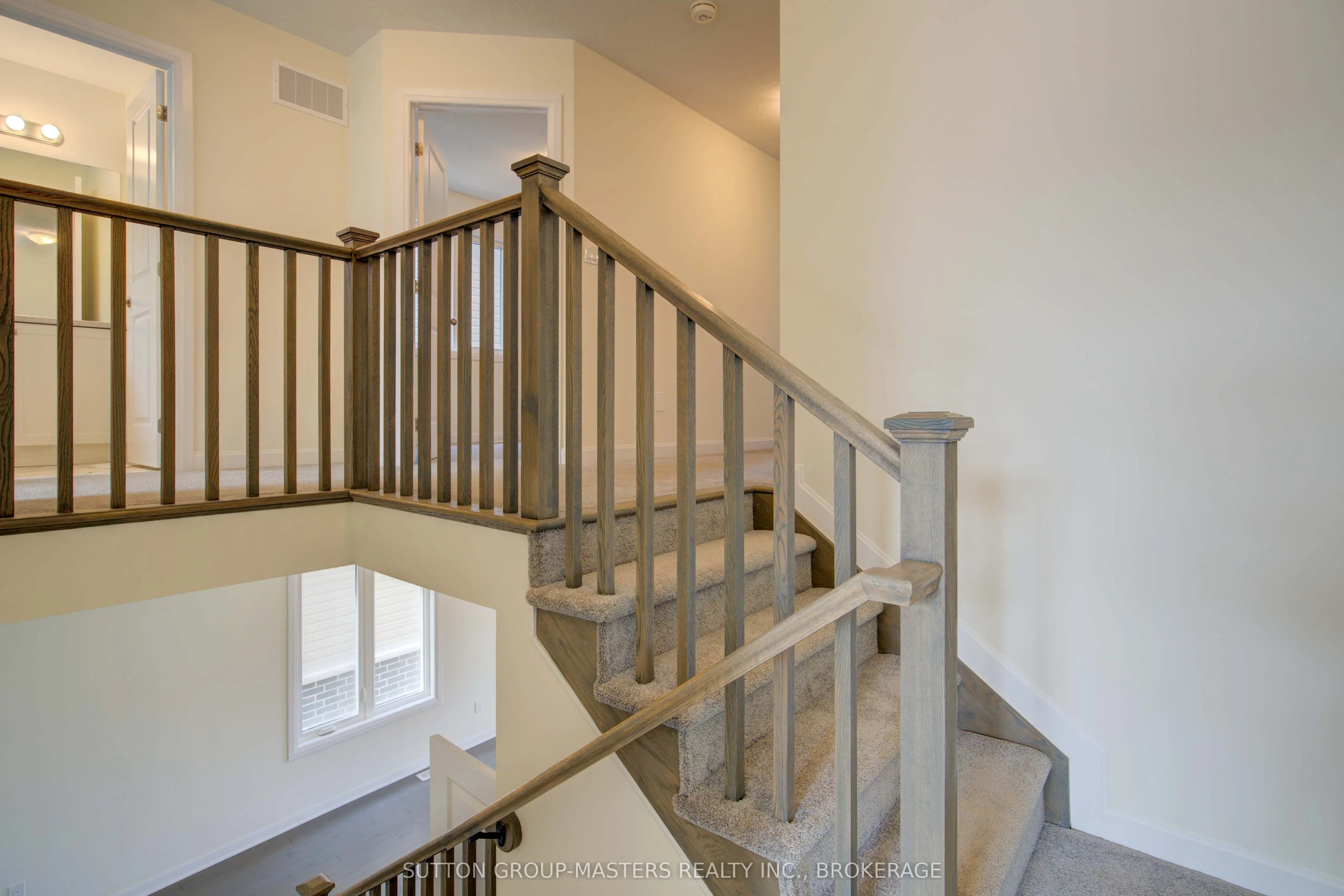 102 Oakmont Drive