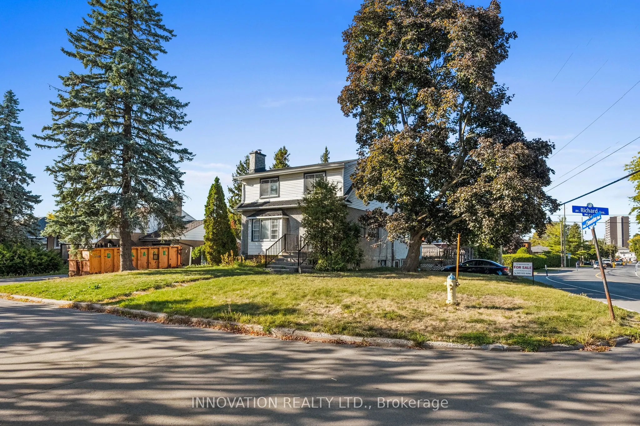 1085 Richard Avenue