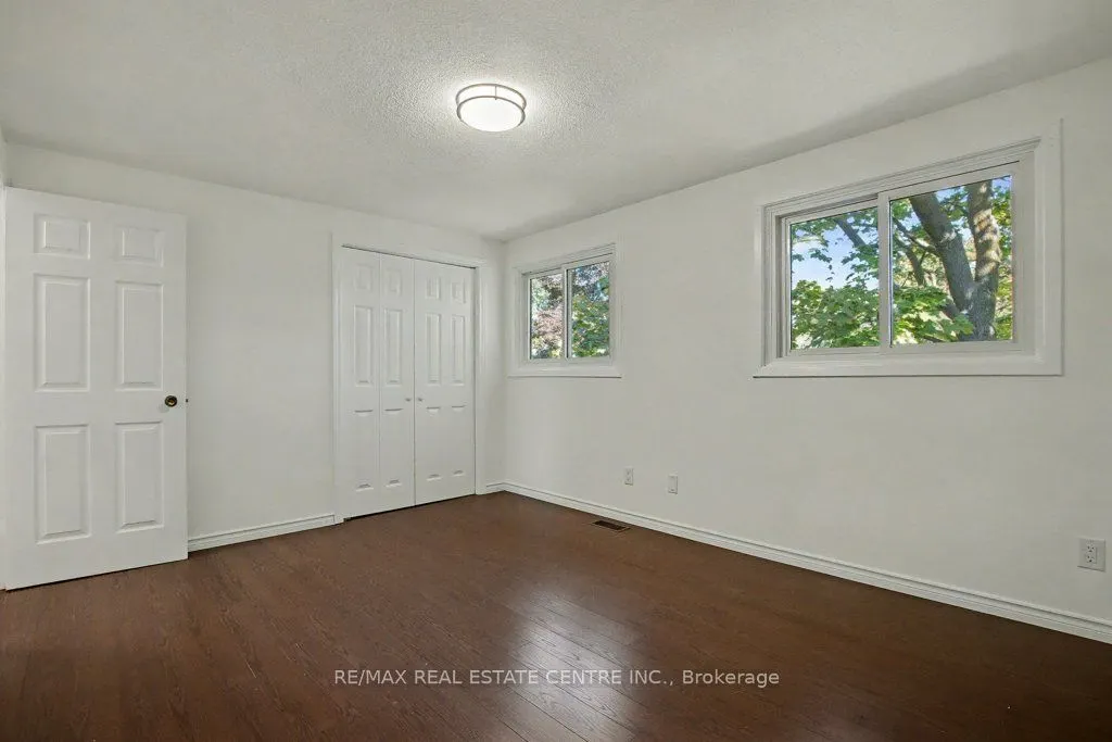 25 Upper Canada Drive, #17