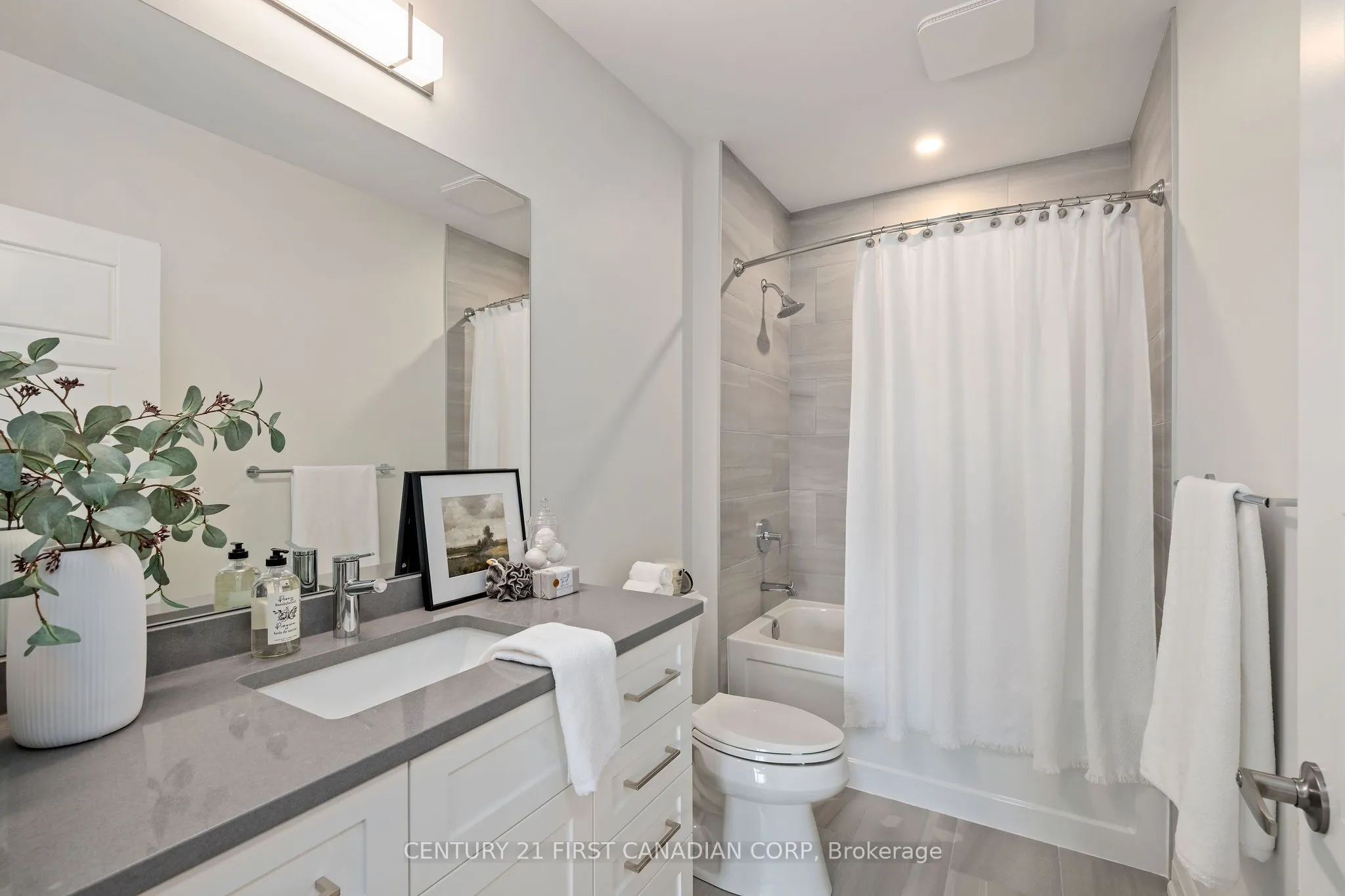 1560 Upper West Avenue, #306