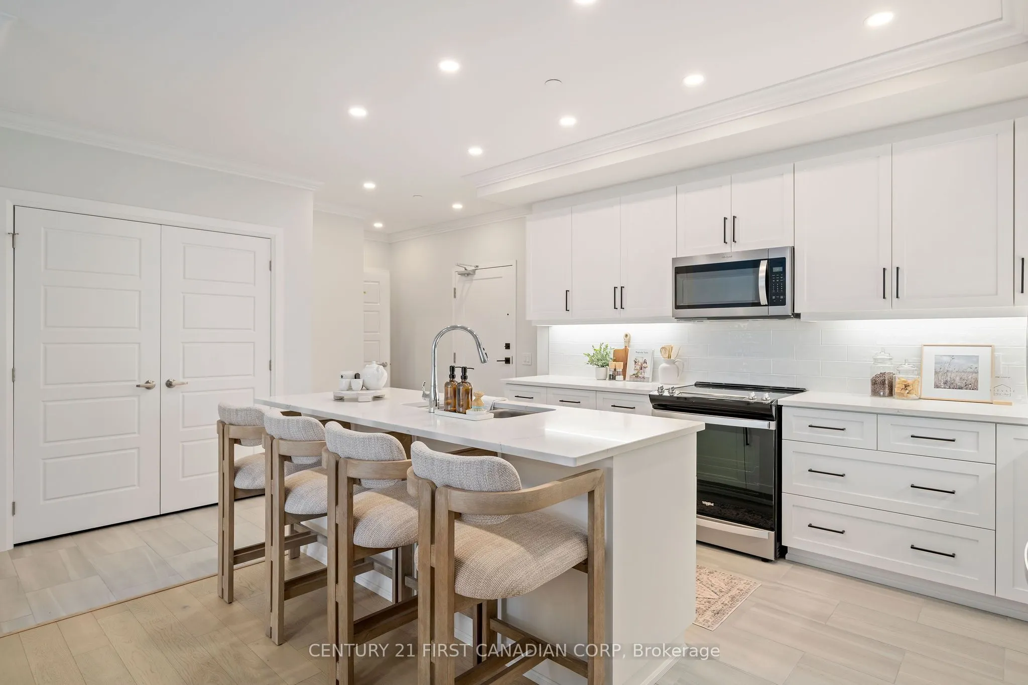 1560 Upper West Avenue, #306