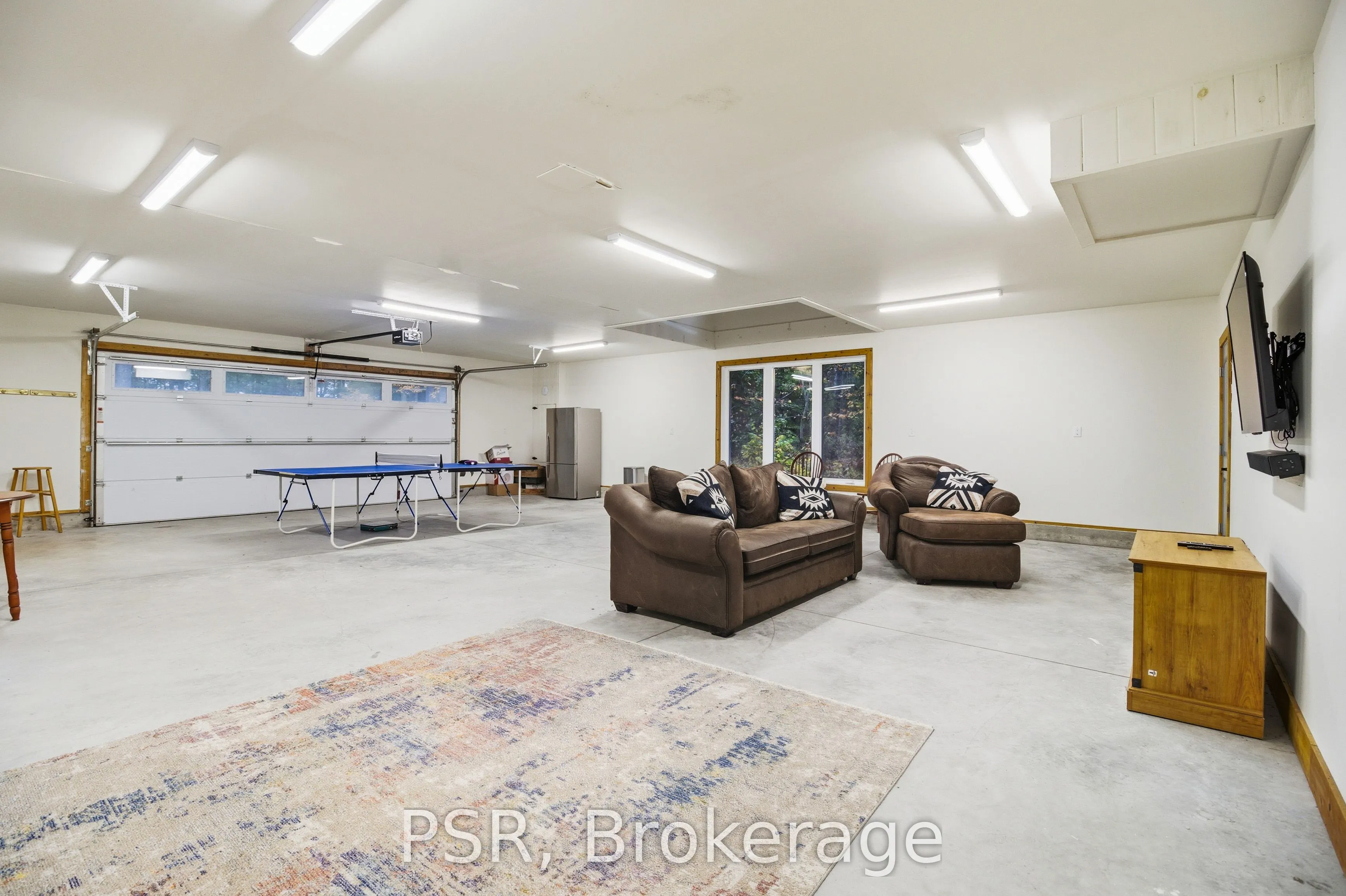 1069 White Eagle Road