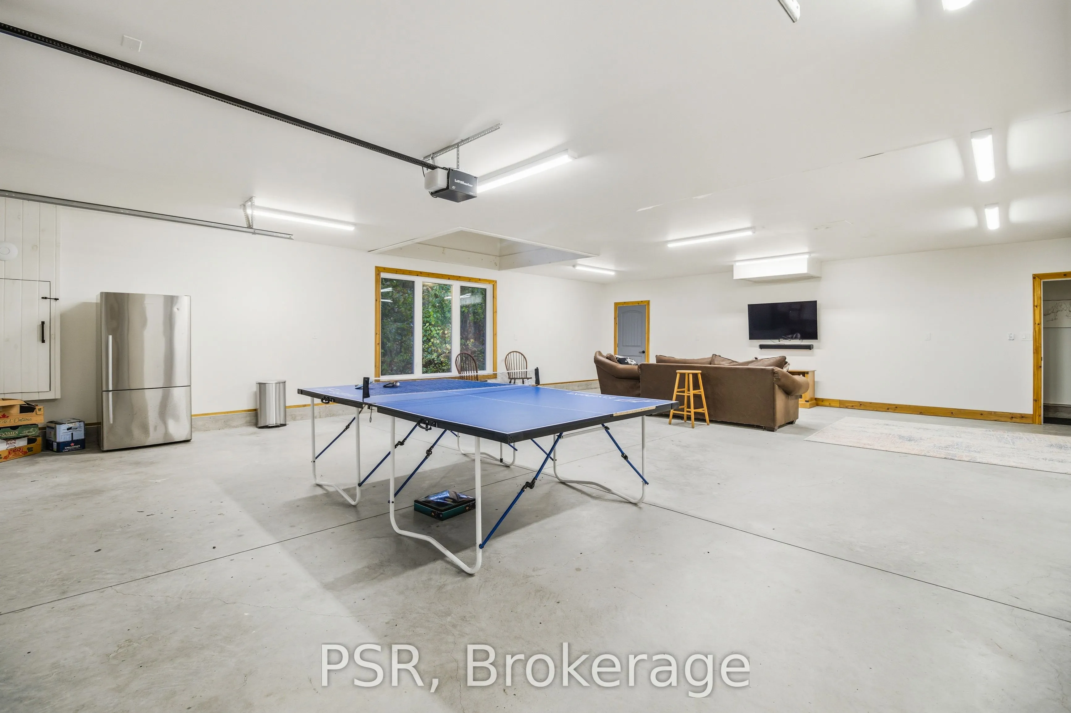 1069 White Eagle Road