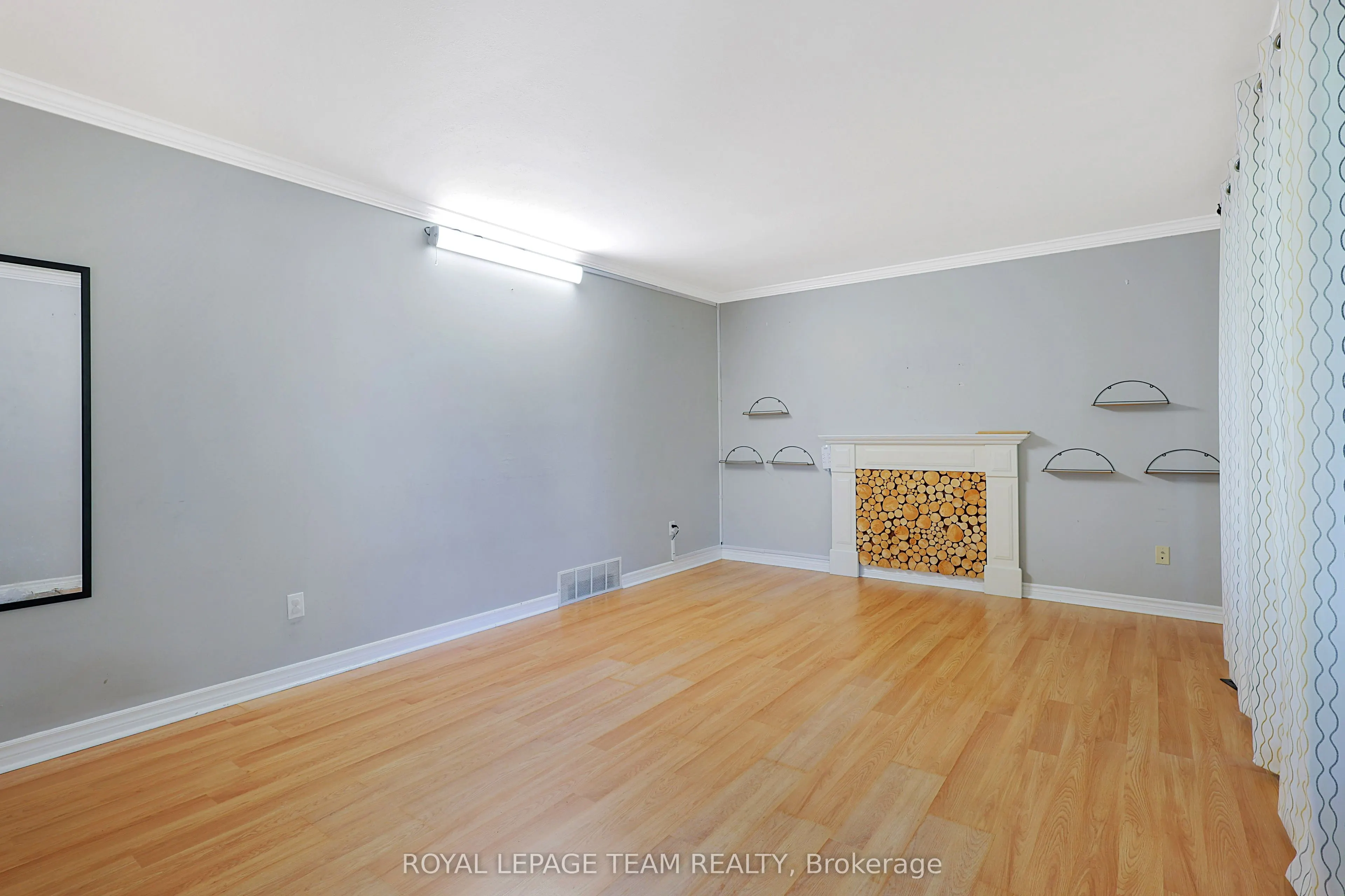 925 Moorvale Street, #Upper Unit