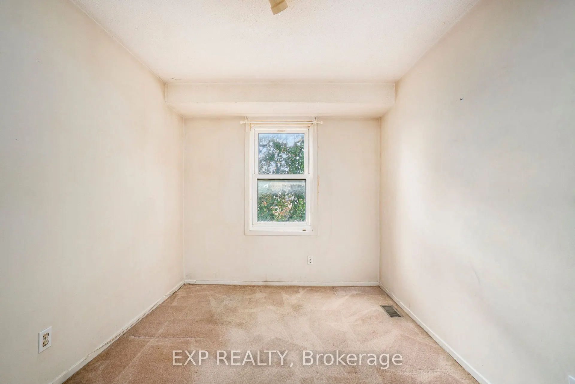 1699C Lamoureux Drive, #C