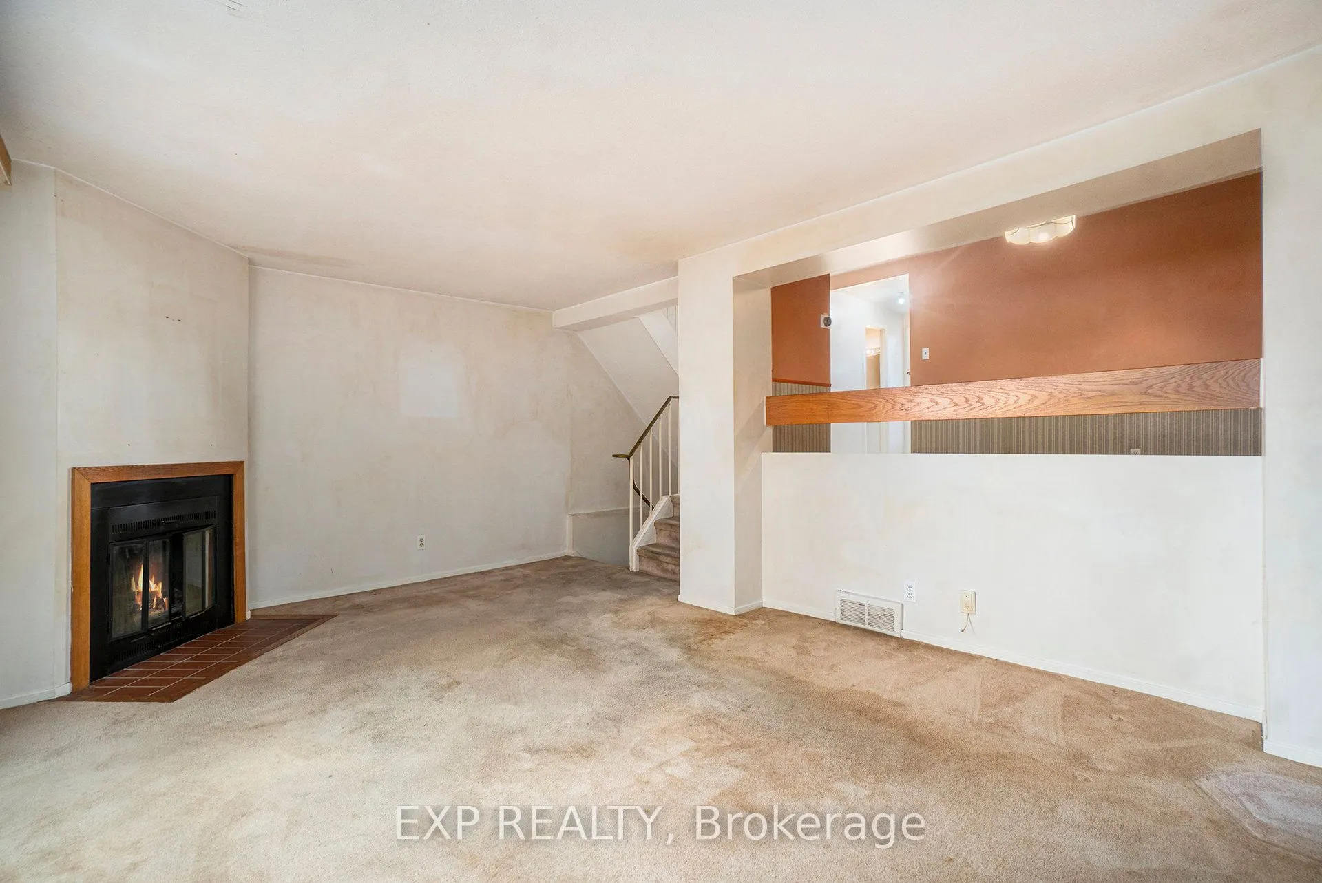 1699C Lamoureux Drive, #C