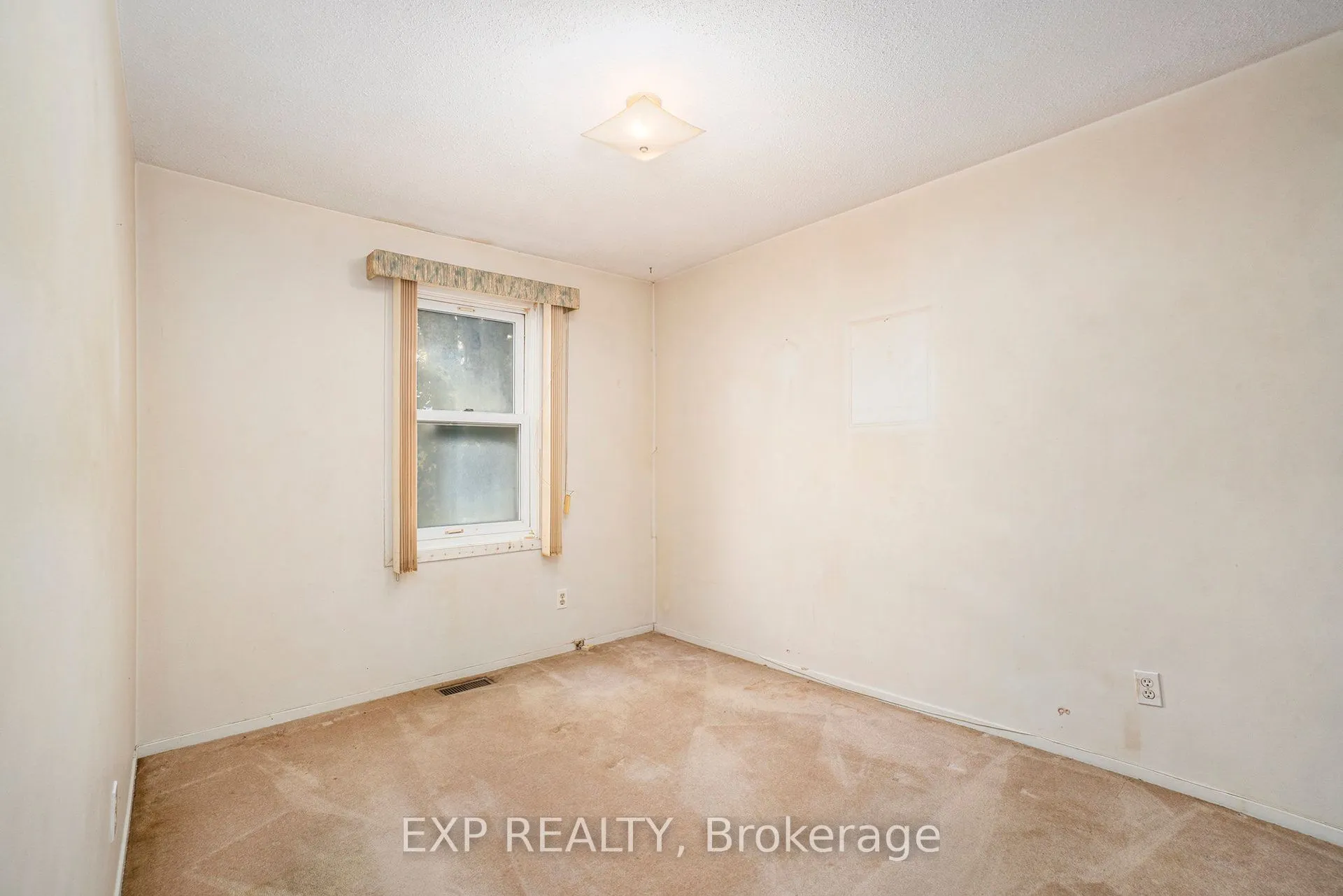1699C Lamoureux Drive, #C