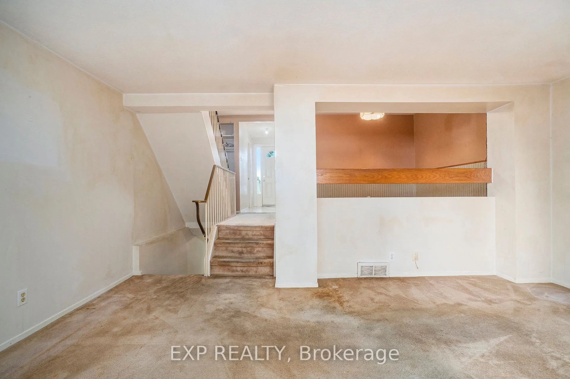 1699C Lamoureux Drive, #C