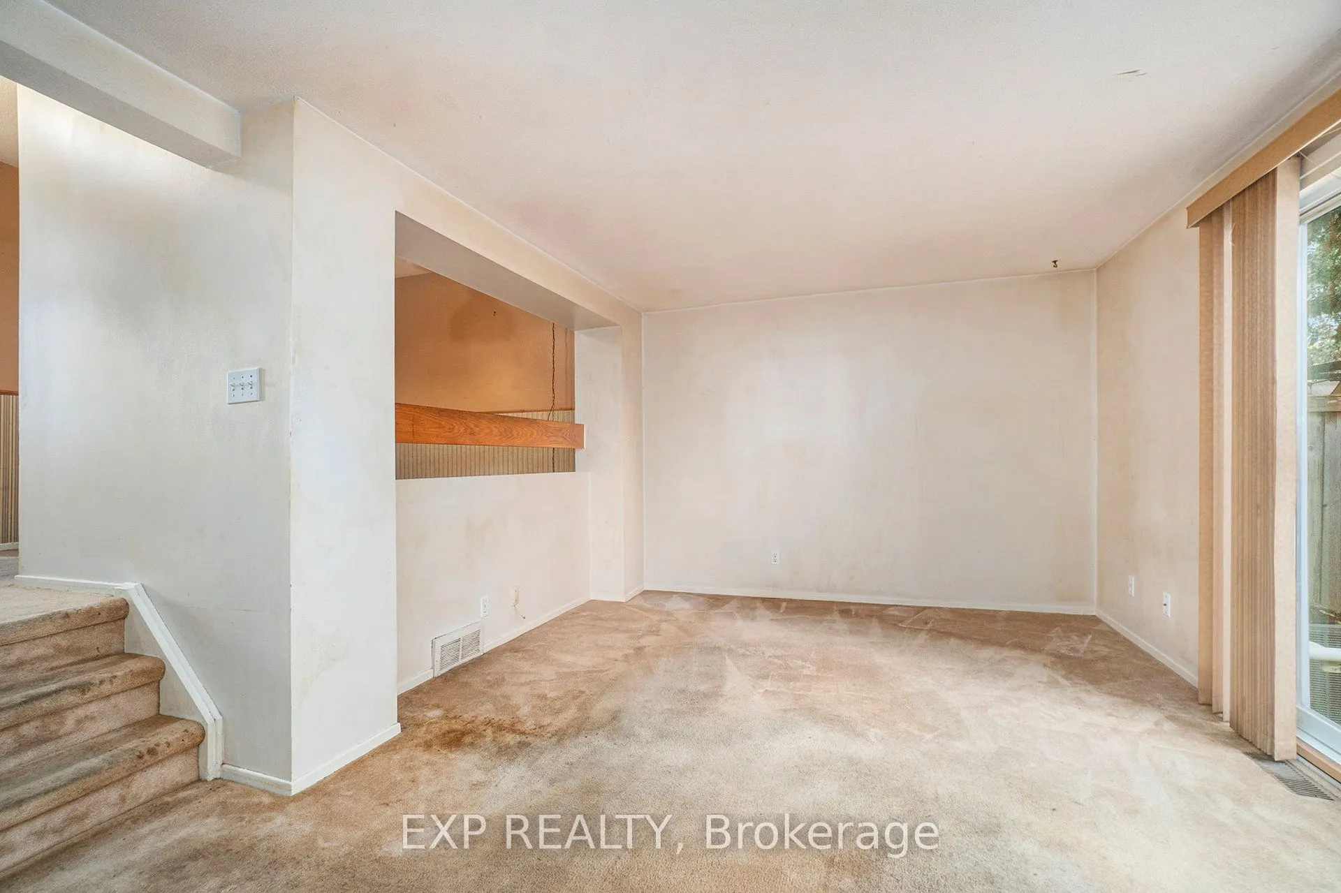 1699C Lamoureux Drive, #C