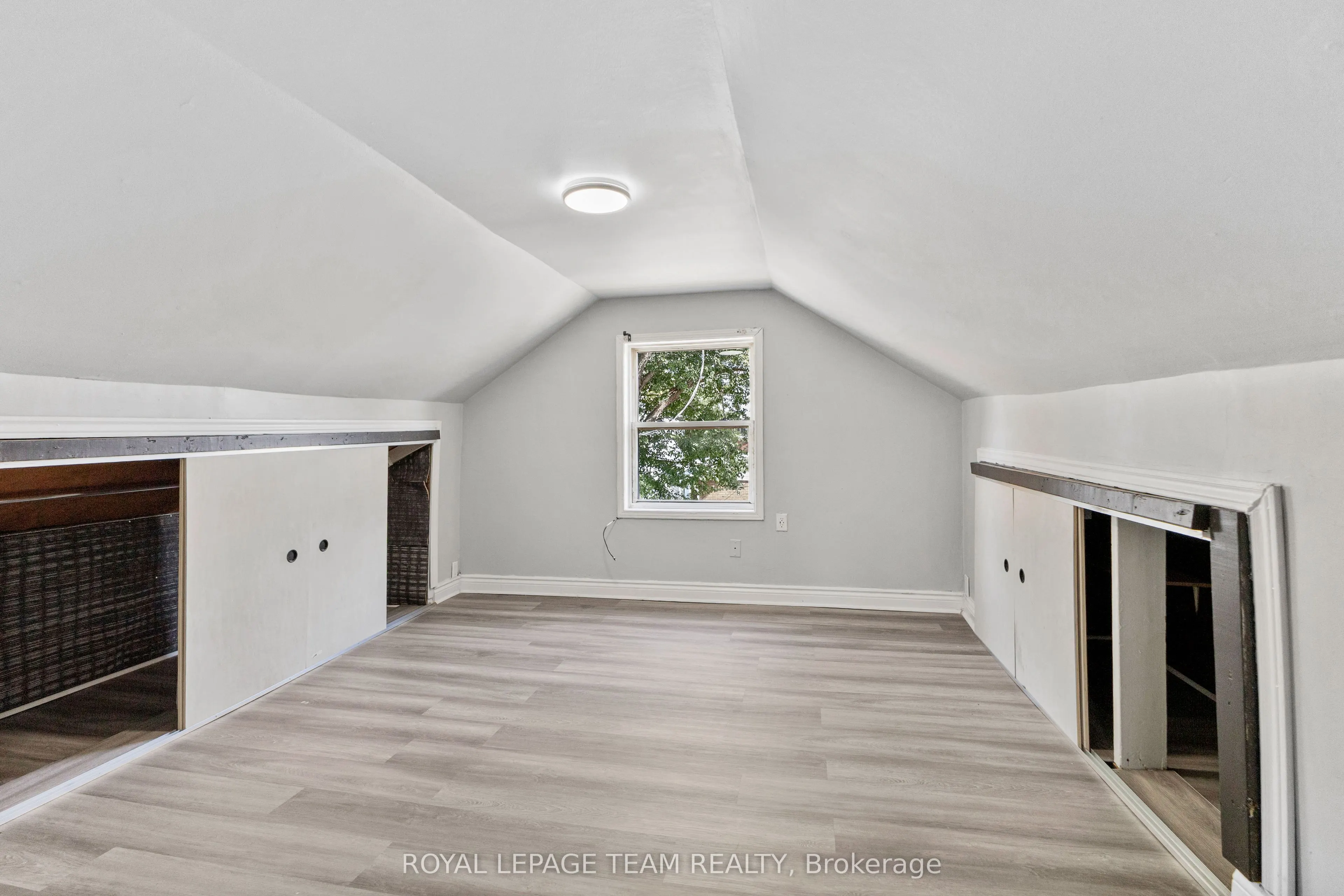 105 Jolliet Avenue