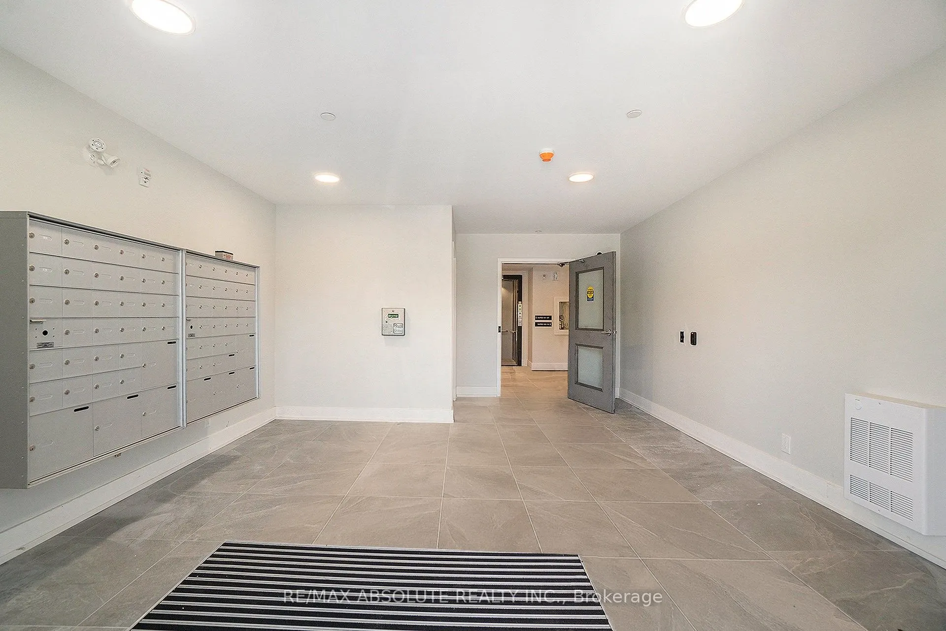 12 Thomas Street S, #212