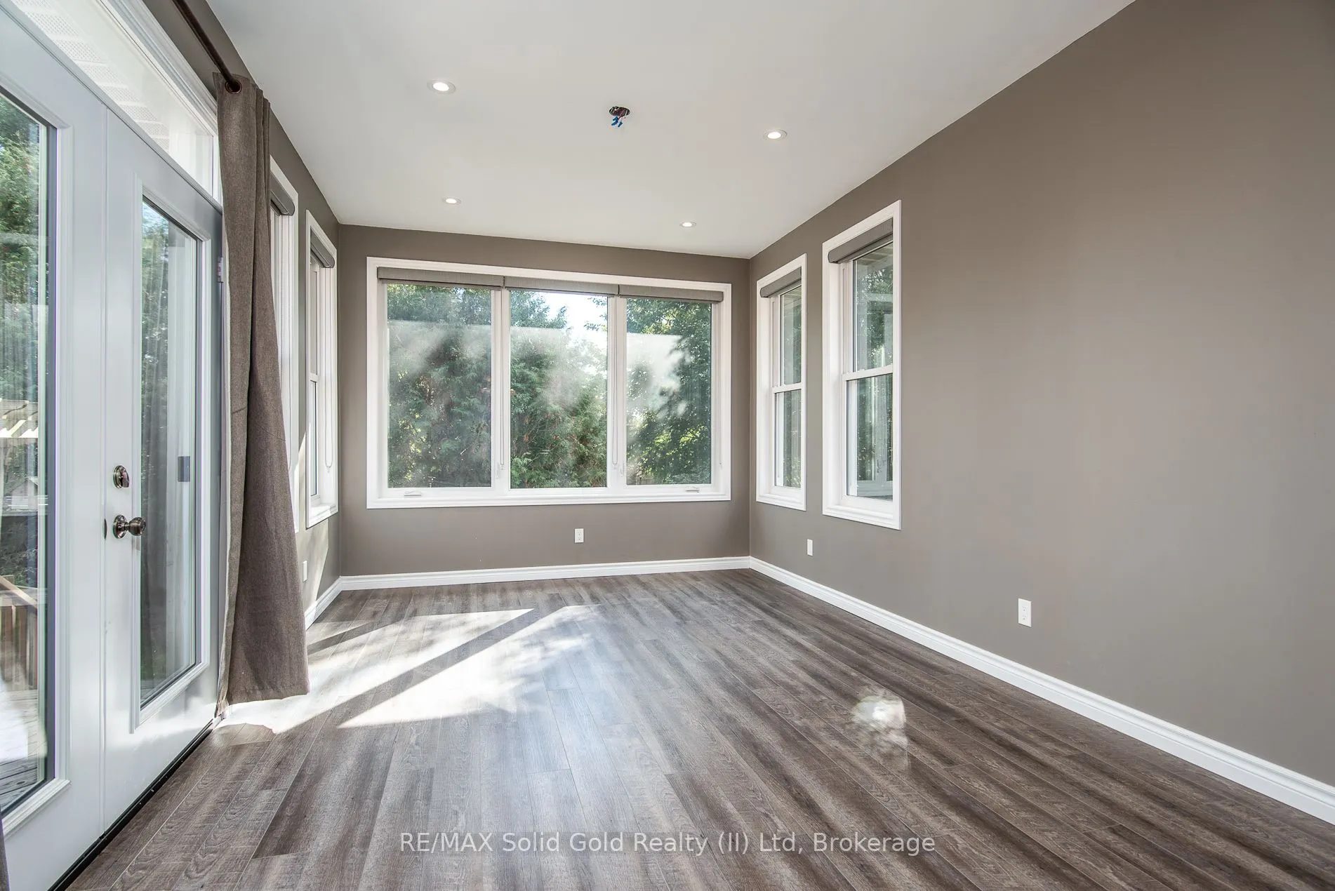 15 Parkview Drive