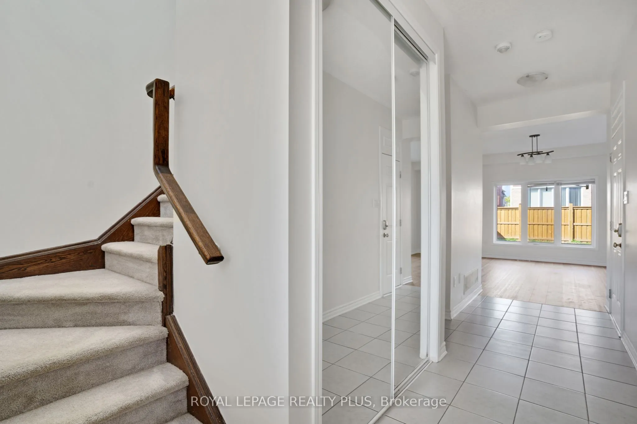 267 Grovehill Crescent