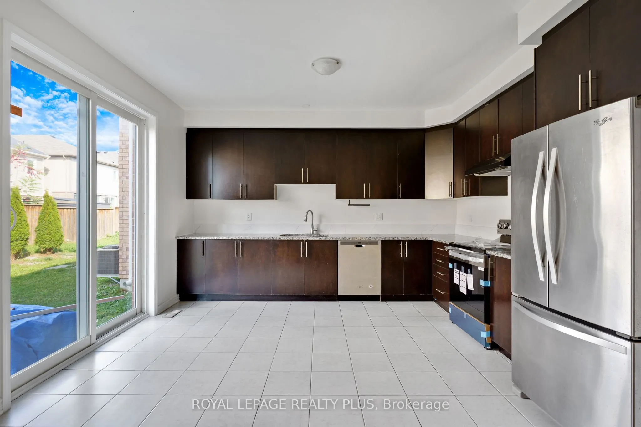267 Grovehill Crescent