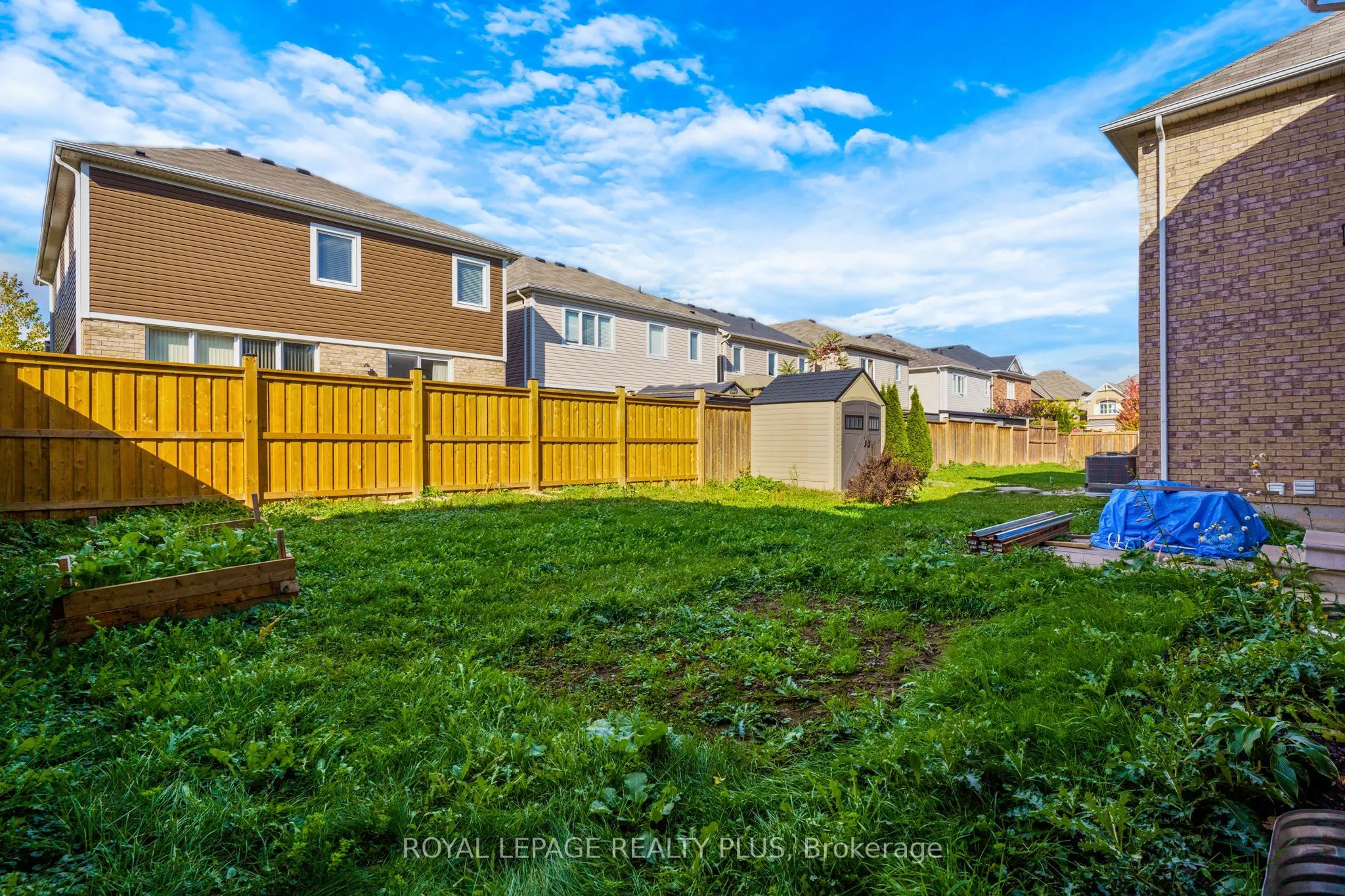 267 Grovehill Crescent