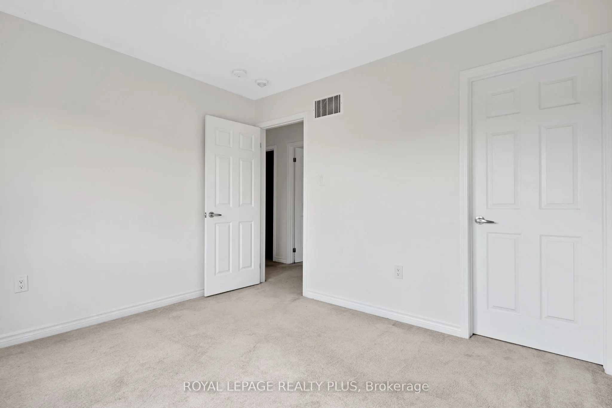 267 Grovehill Crescent