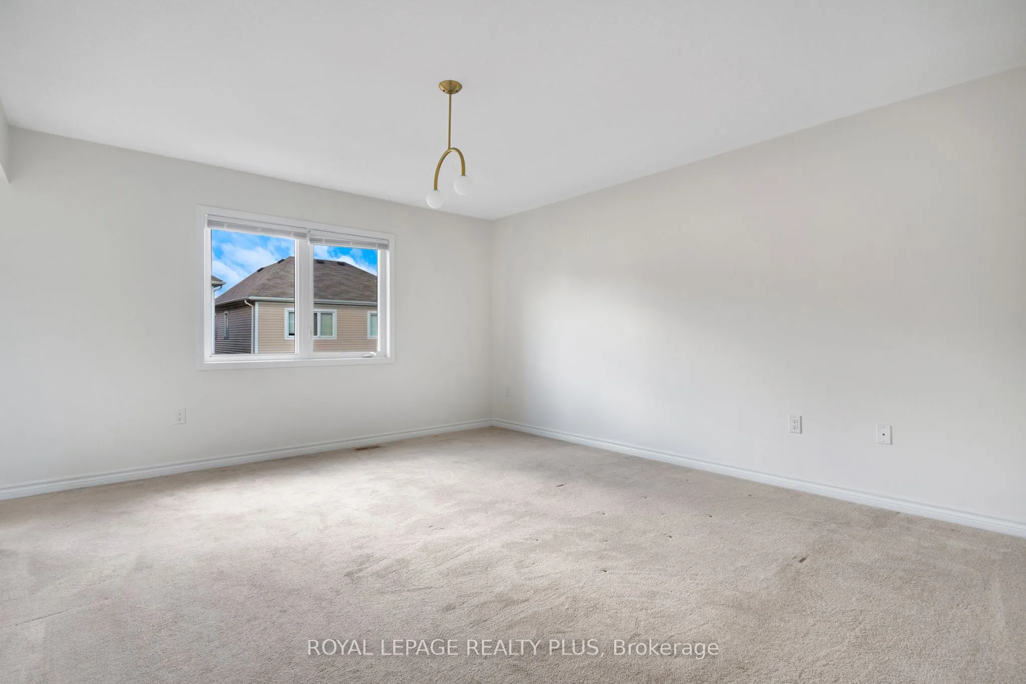 267 Grovehill Crescent