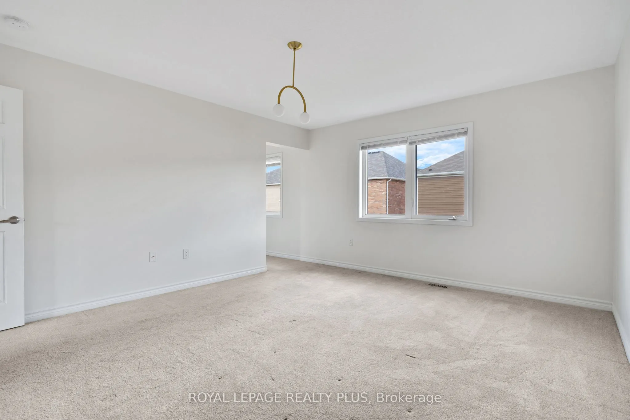 267 Grovehill Crescent