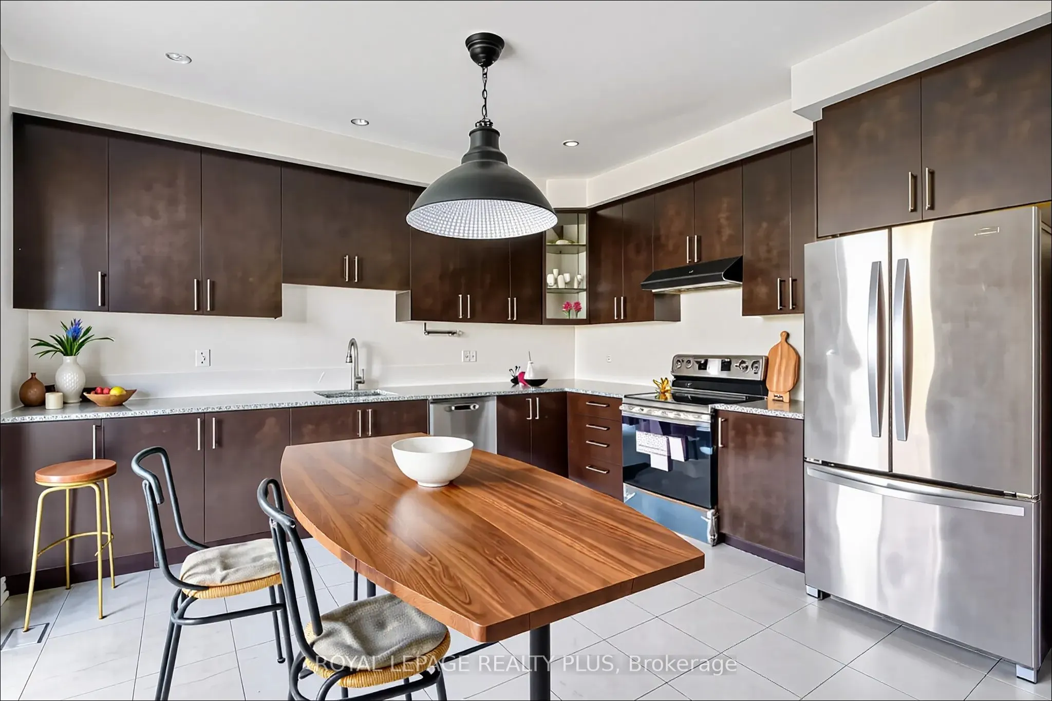 267 Grovehill Crescent