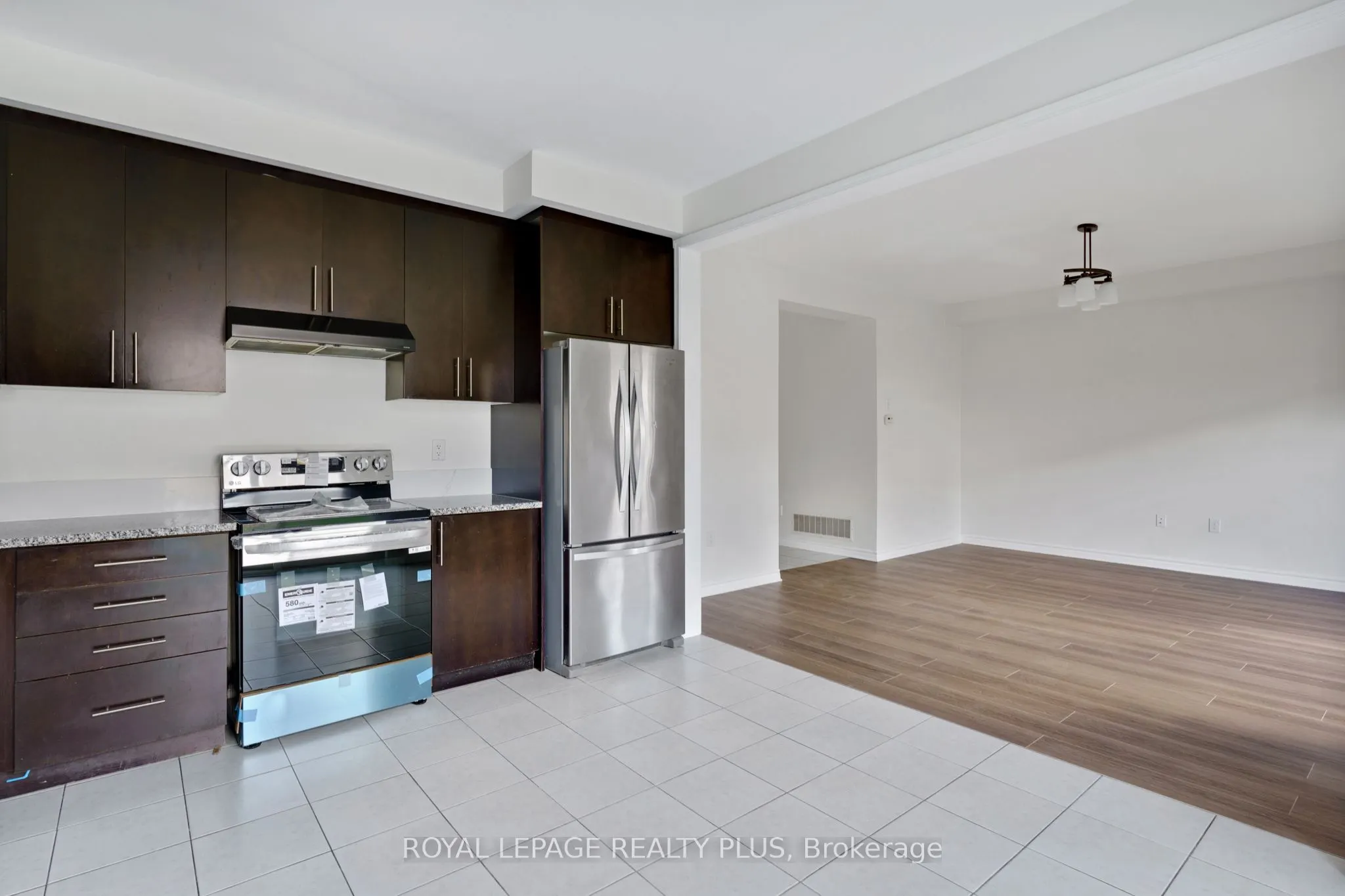 267 Grovehill Crescent