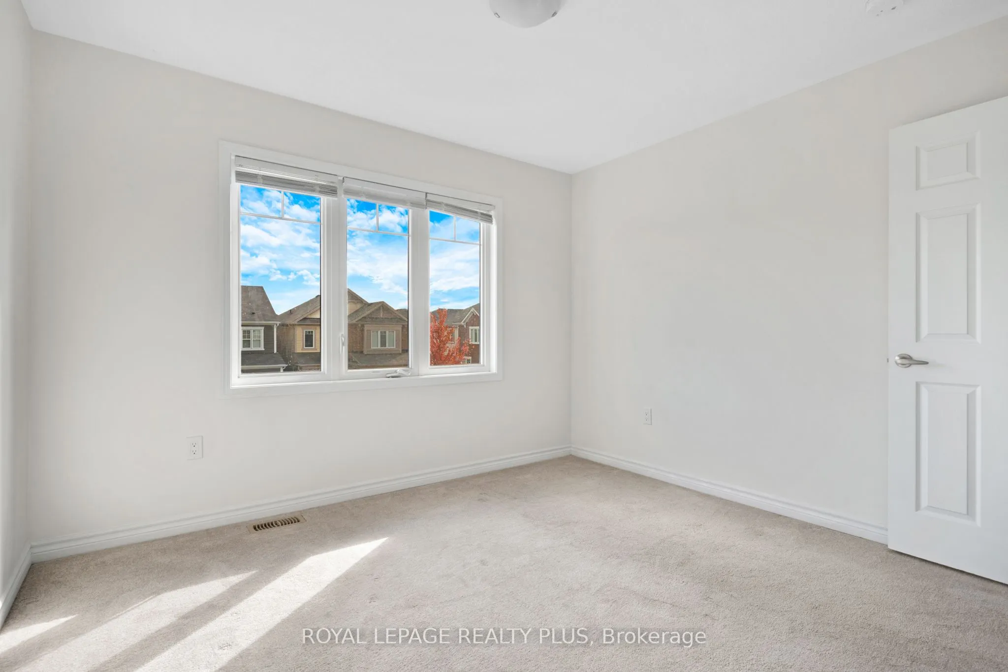 267 Grovehill Crescent