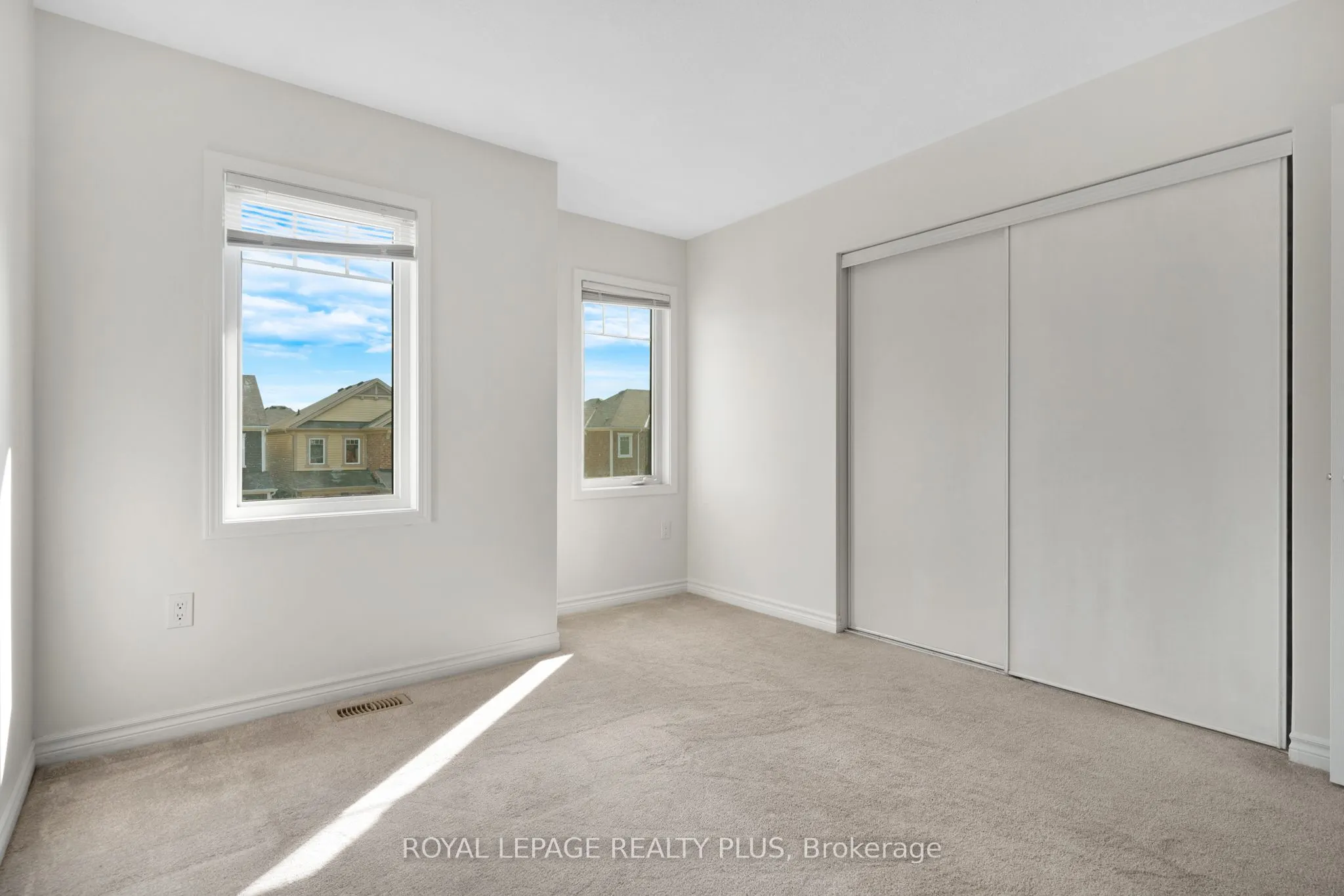 267 Grovehill Crescent