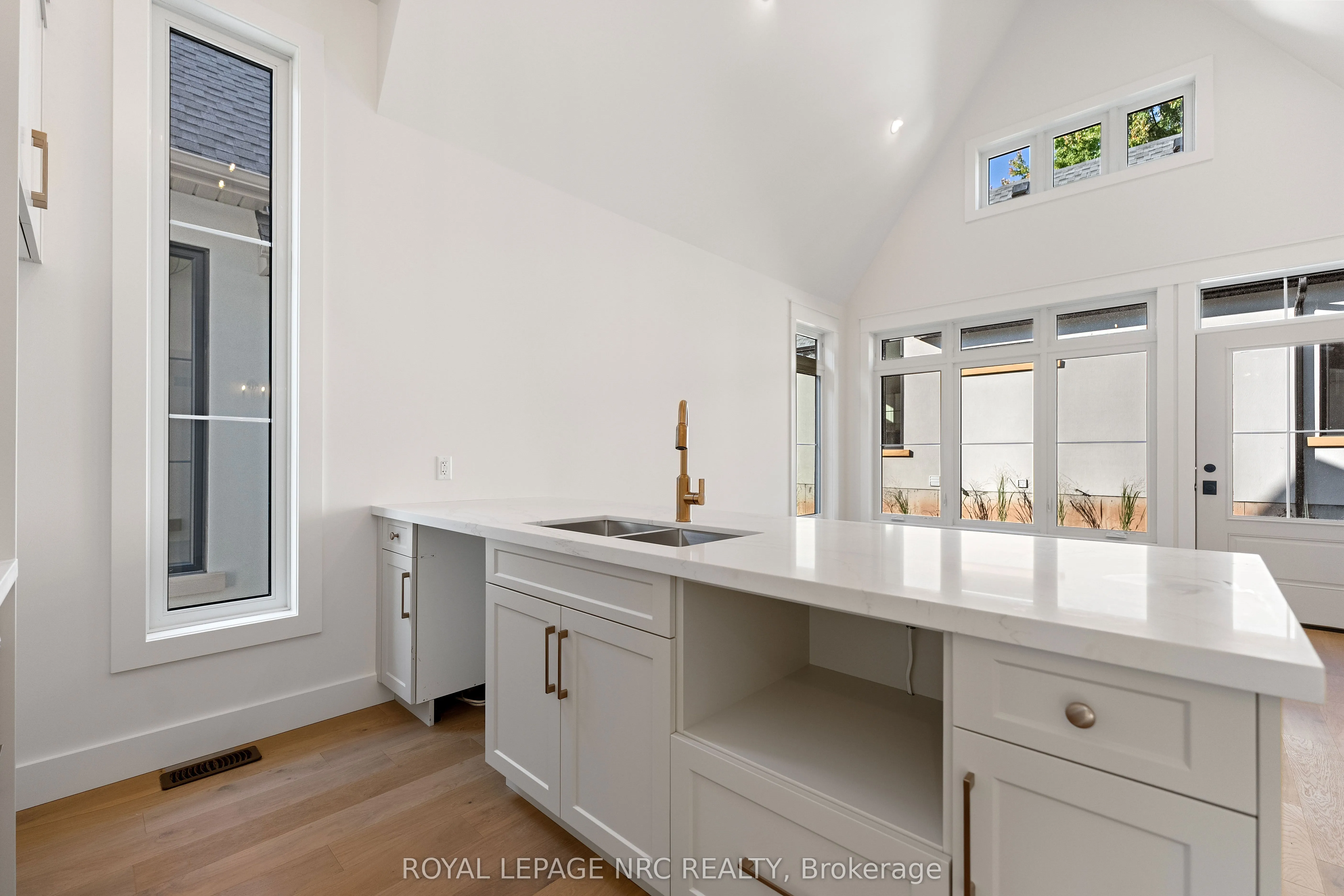 281 ELMWOOD Avenue