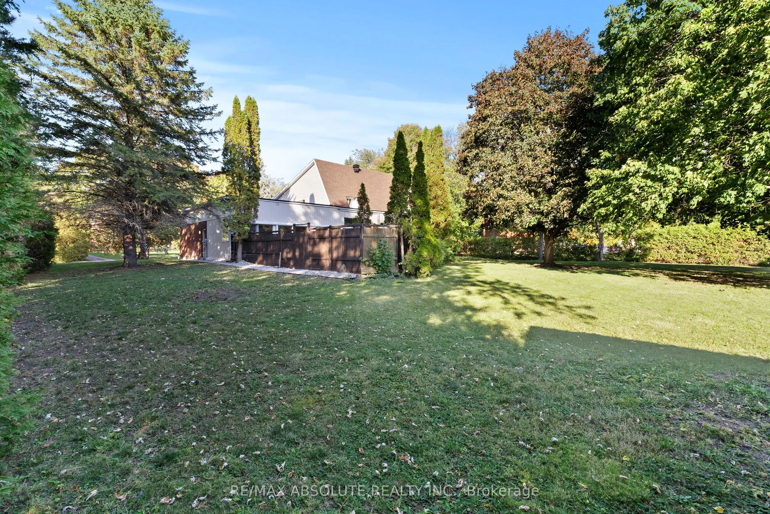 6 Howard Court