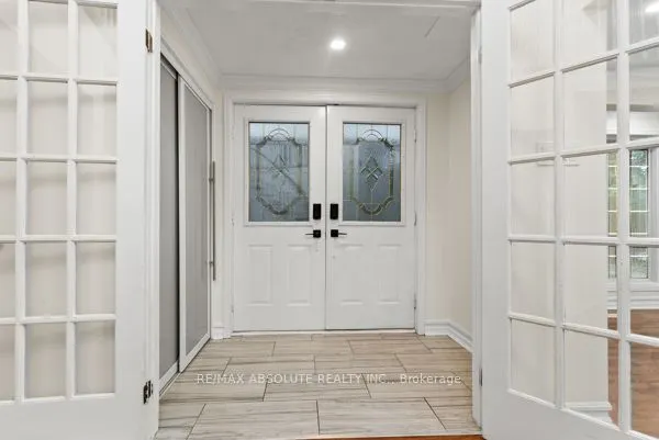 6 Howard Court