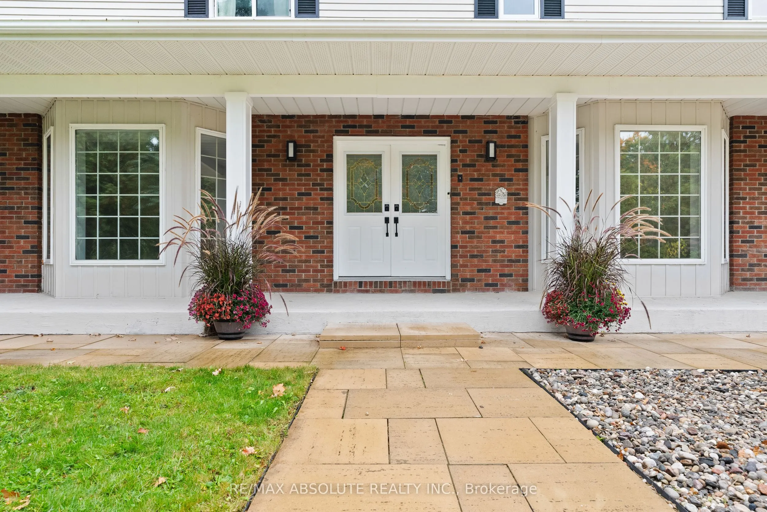 6 Howard Court