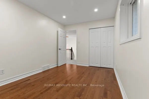 6 Howard Court