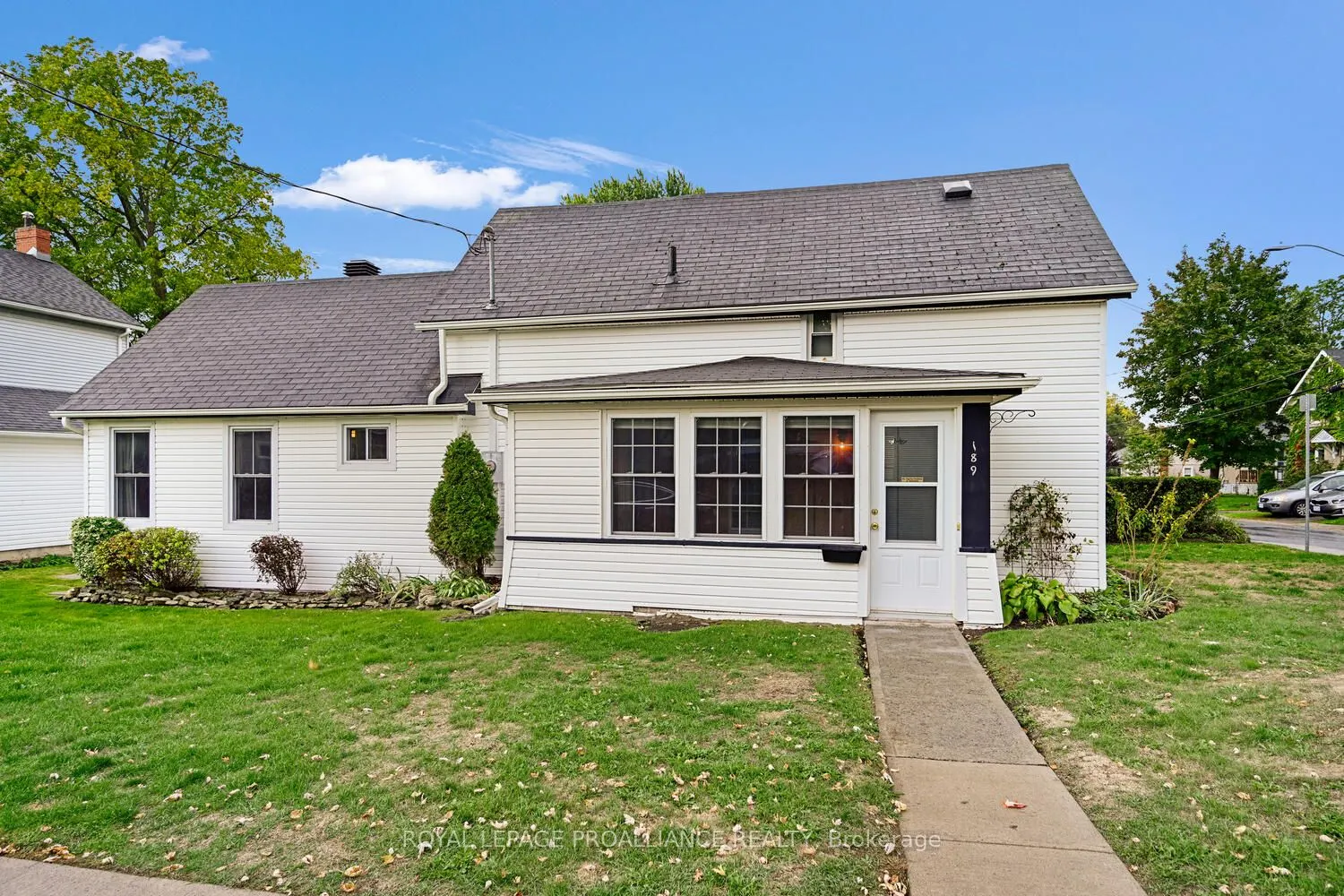 189 James Street E