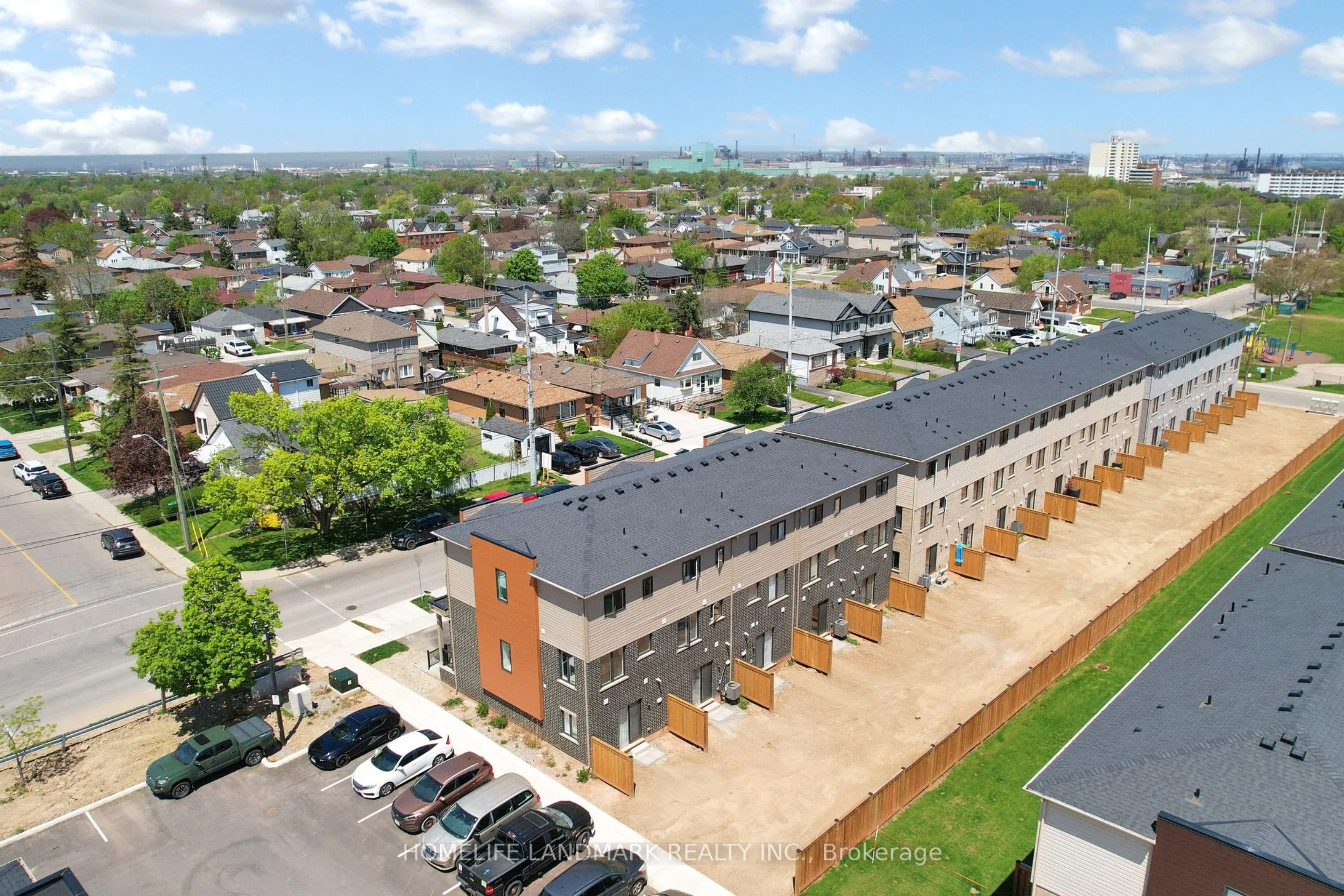 2 Reid Avenue N